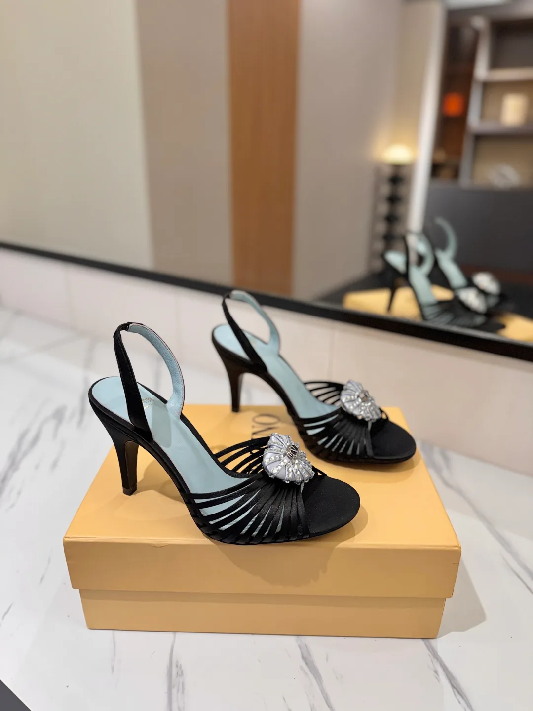 Босоножки Женские Valentino 18134886
