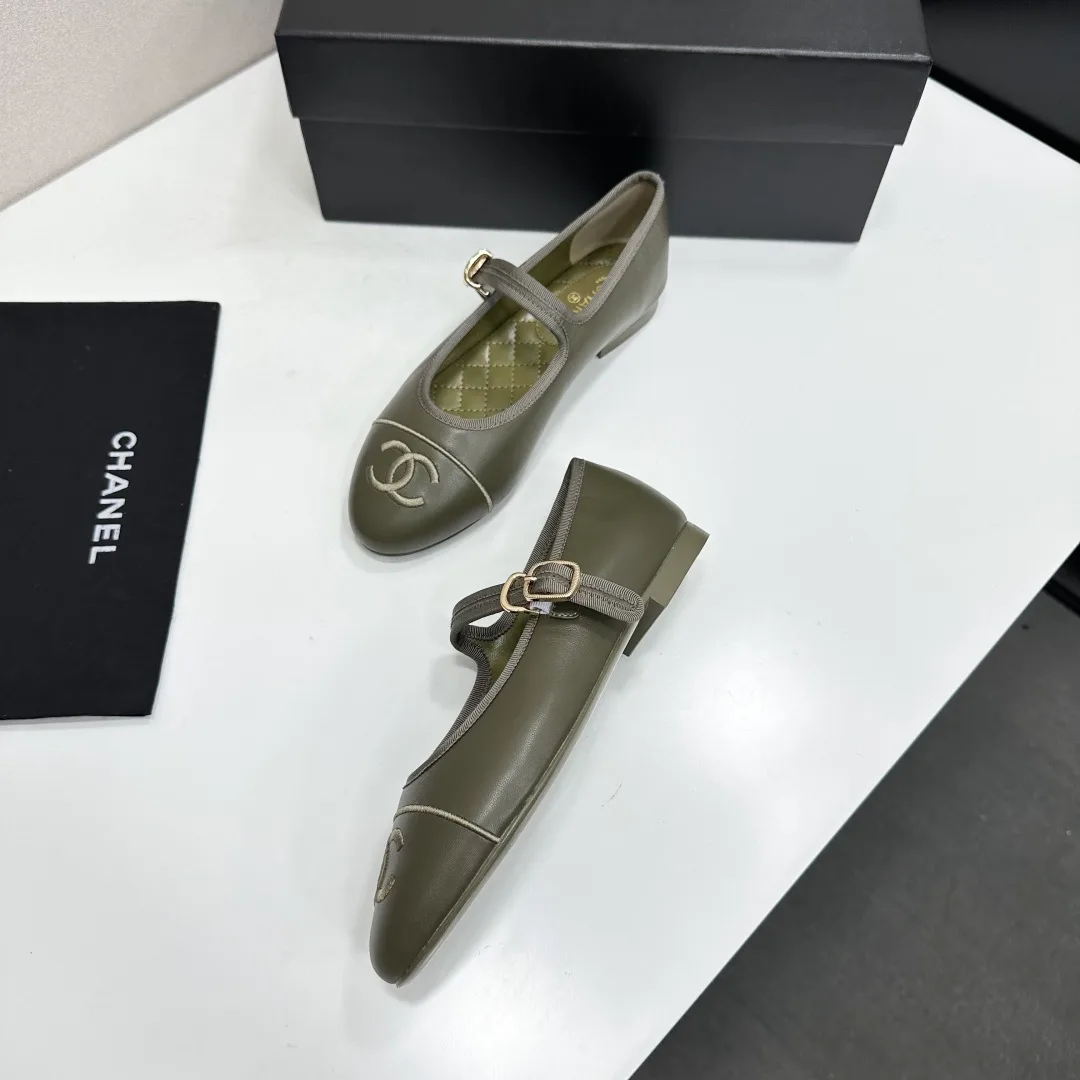 Туфли Женские Chanel 18083713
