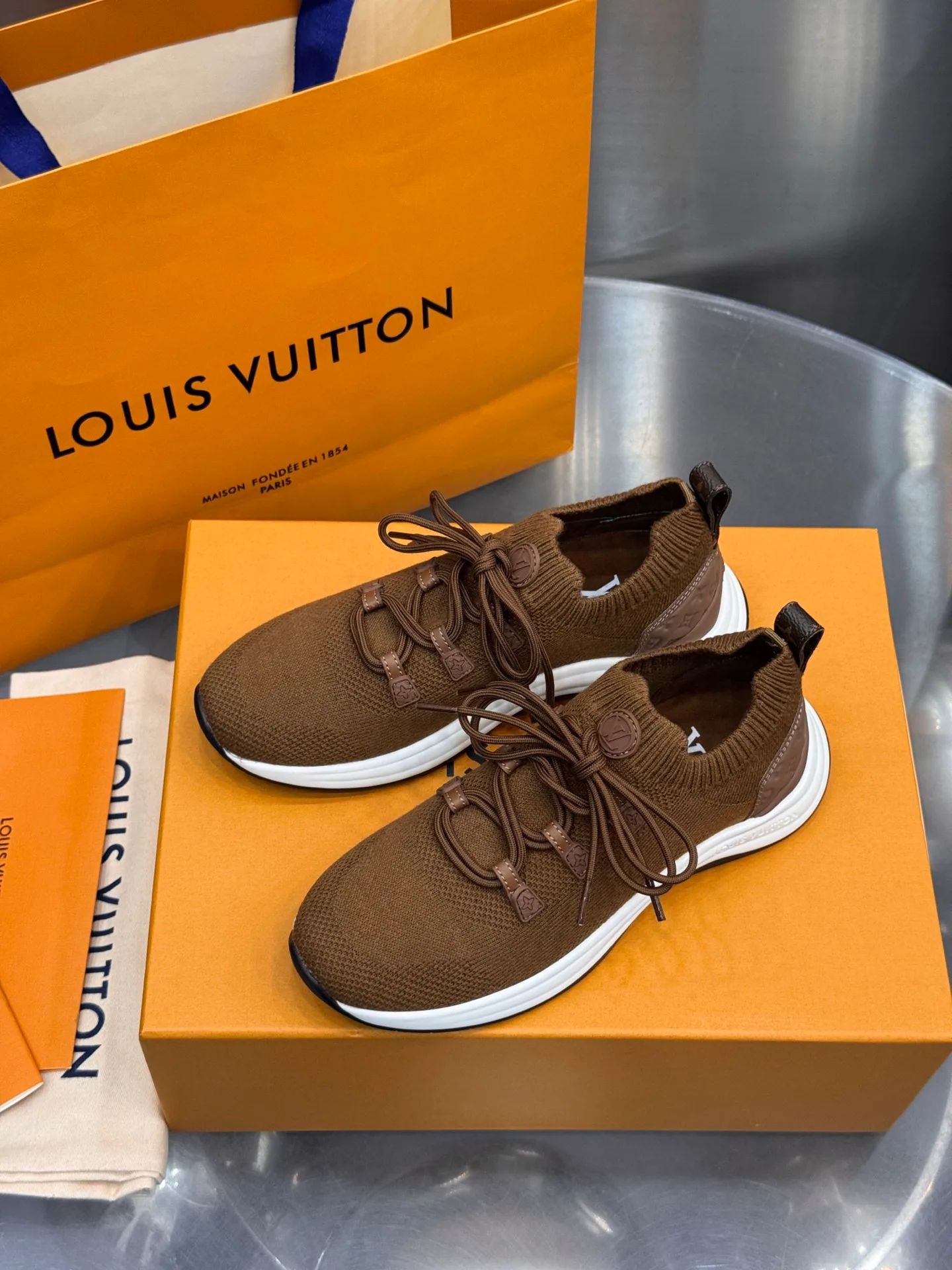 Кроссовки Женские Louis Vuitton 18202470