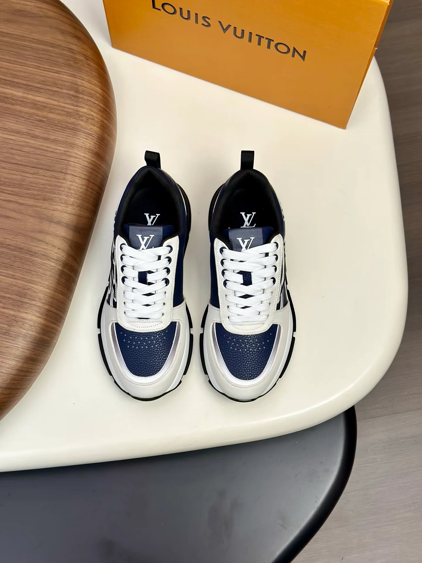 Кроссовки Женские Louis Vuitton 302824