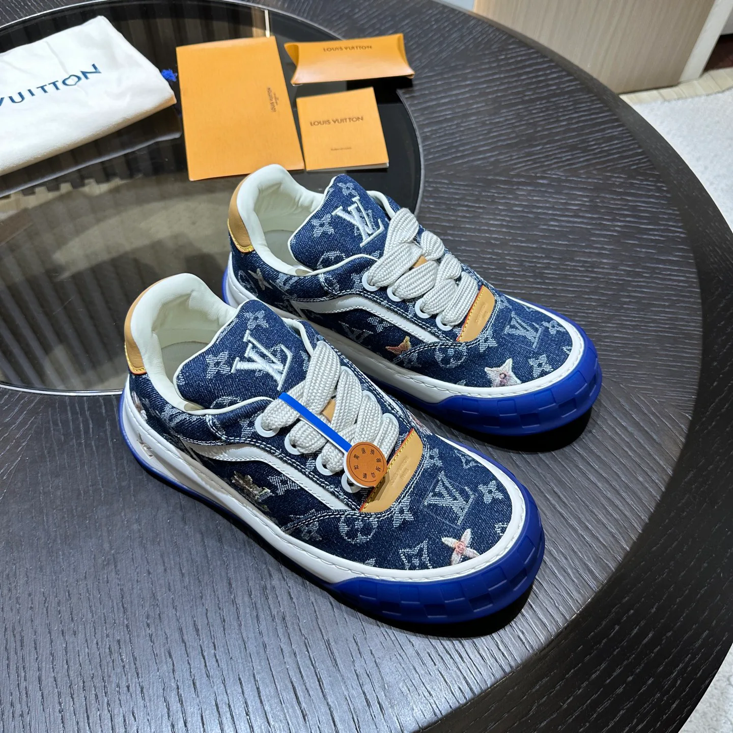 Кроссовки Мужские Louis Vuitton 18191604