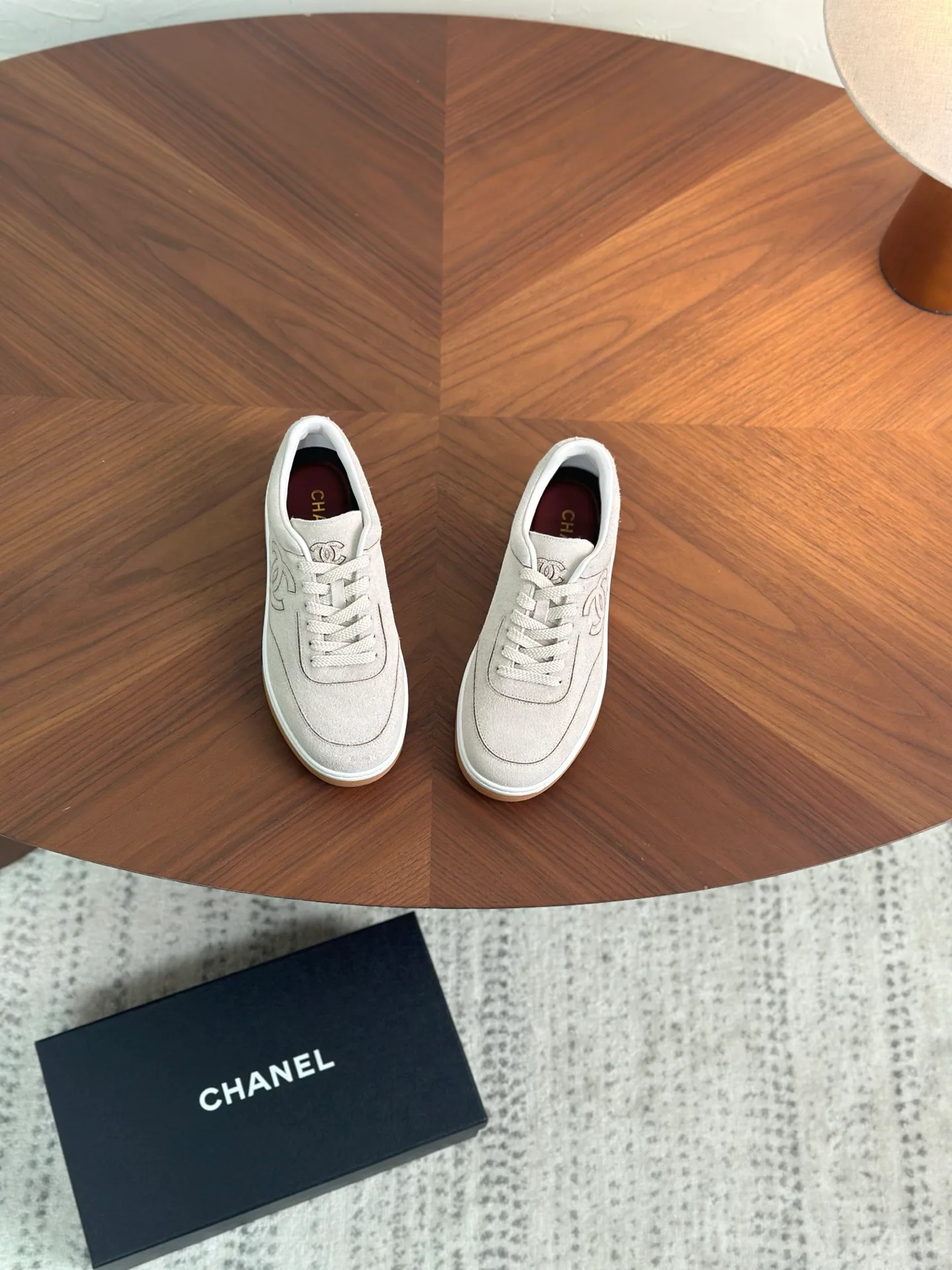 Кроссовки Женские Chanel 18329930