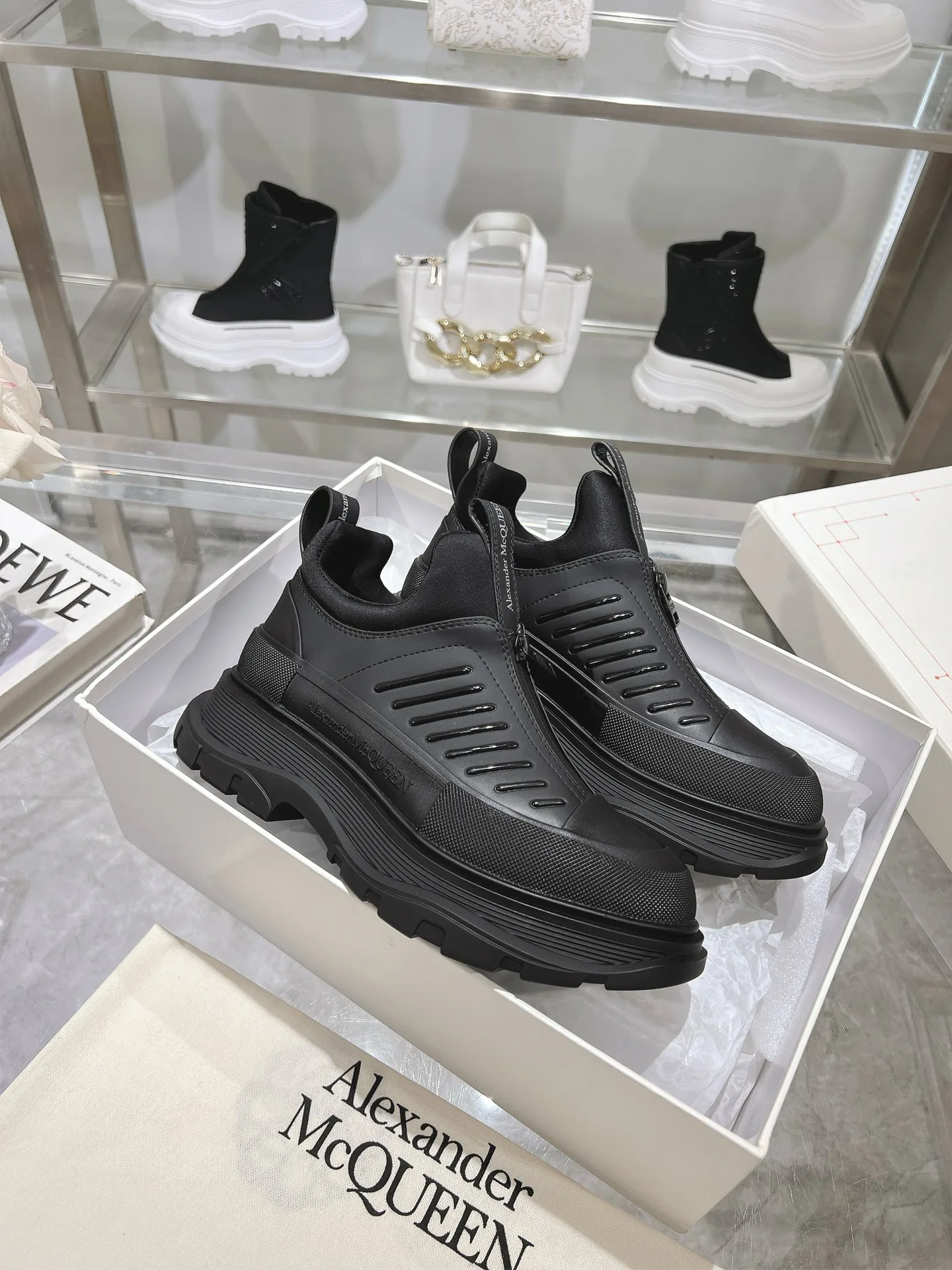Кроссовки Женские Alexander Mcqueen 18740873