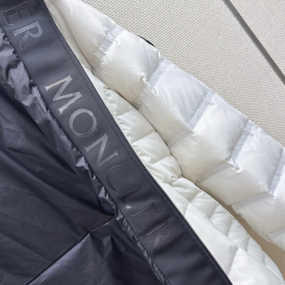Куртки И Пуховики Женские Moncler 18450472