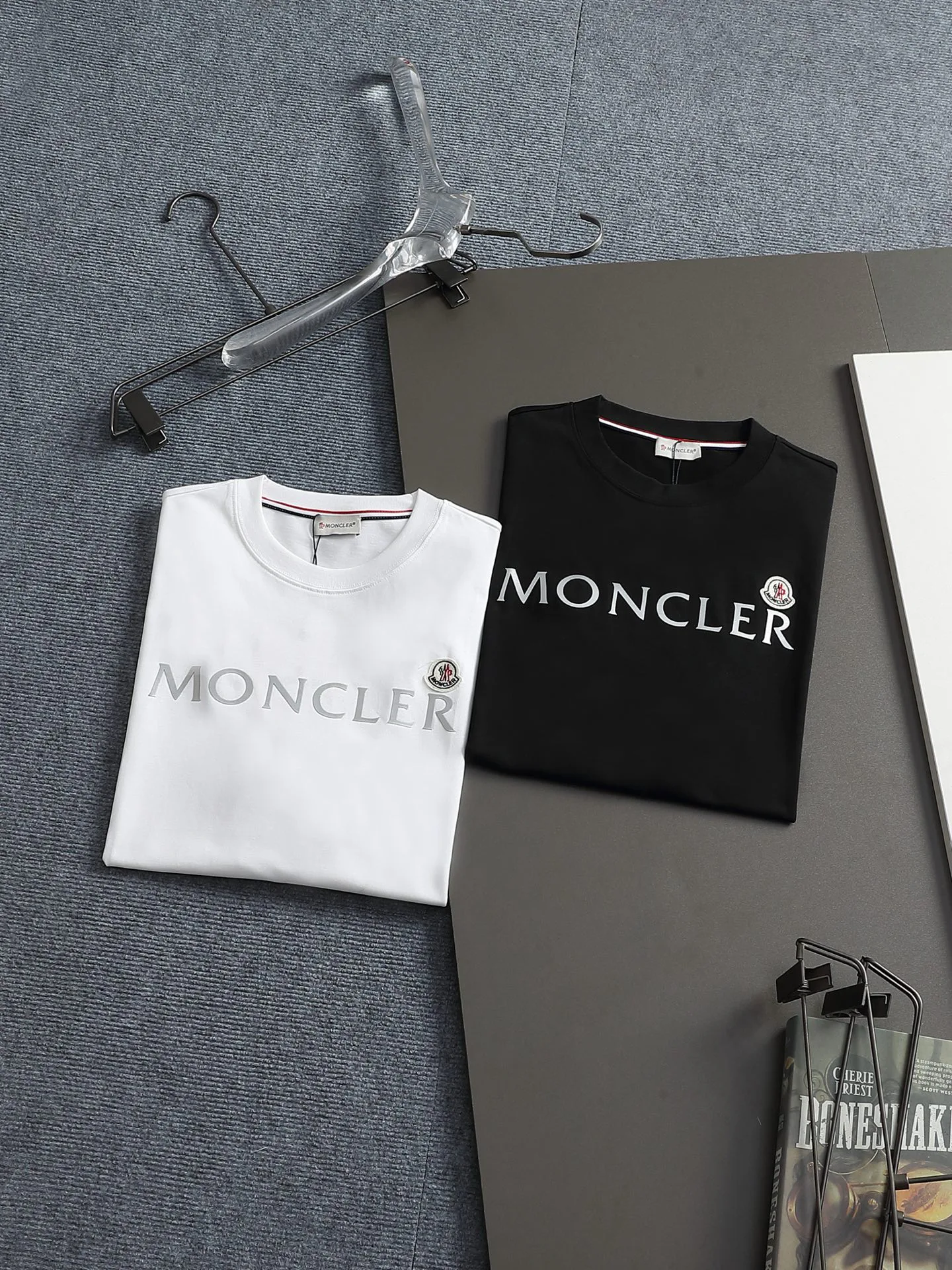 Футболки Женские Moncler 1617497