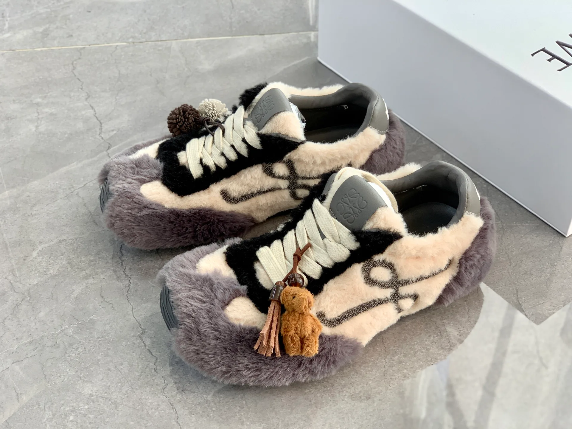 Кроссовки Женские Loewe 554124