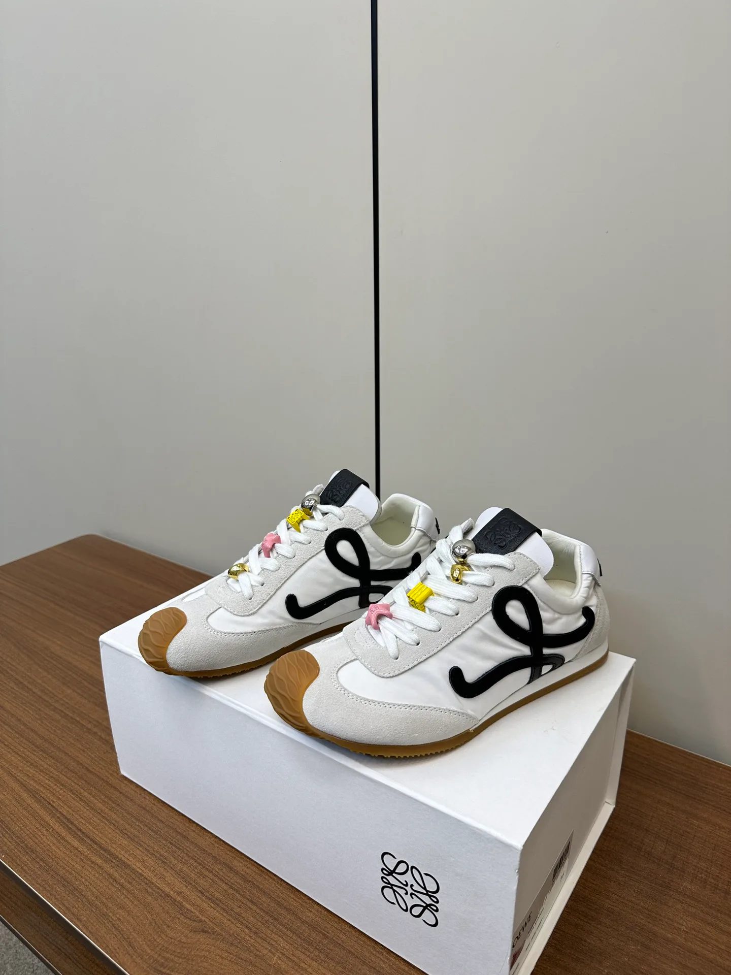 Кроссовки Женские Loewe 11206061