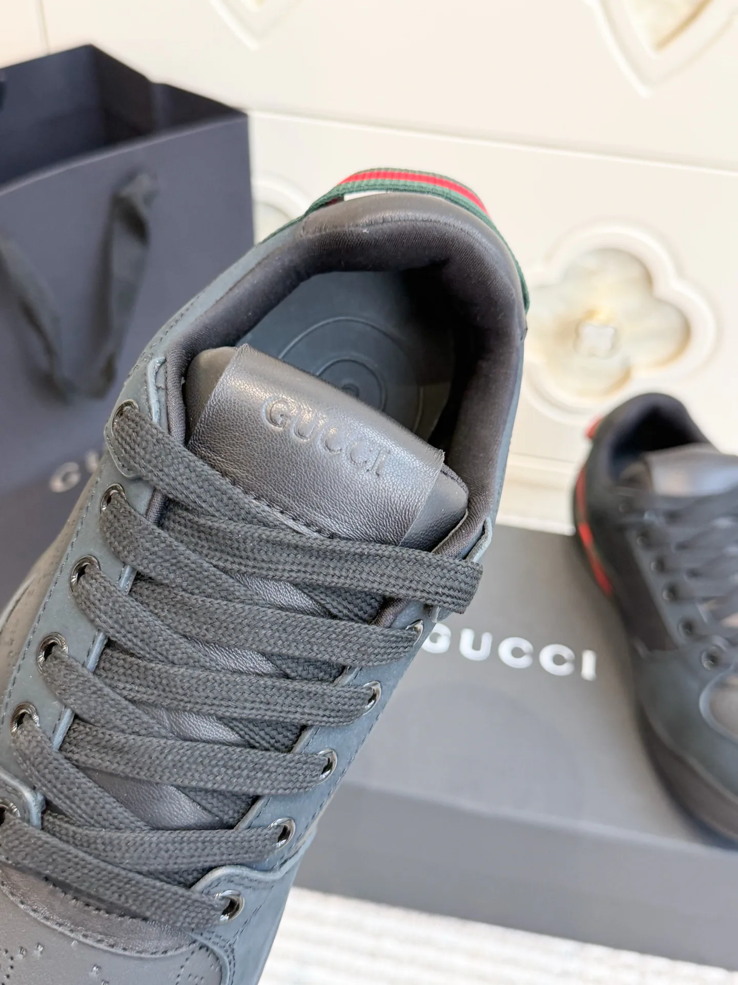 Кроссовки Женские Gucci 18738048