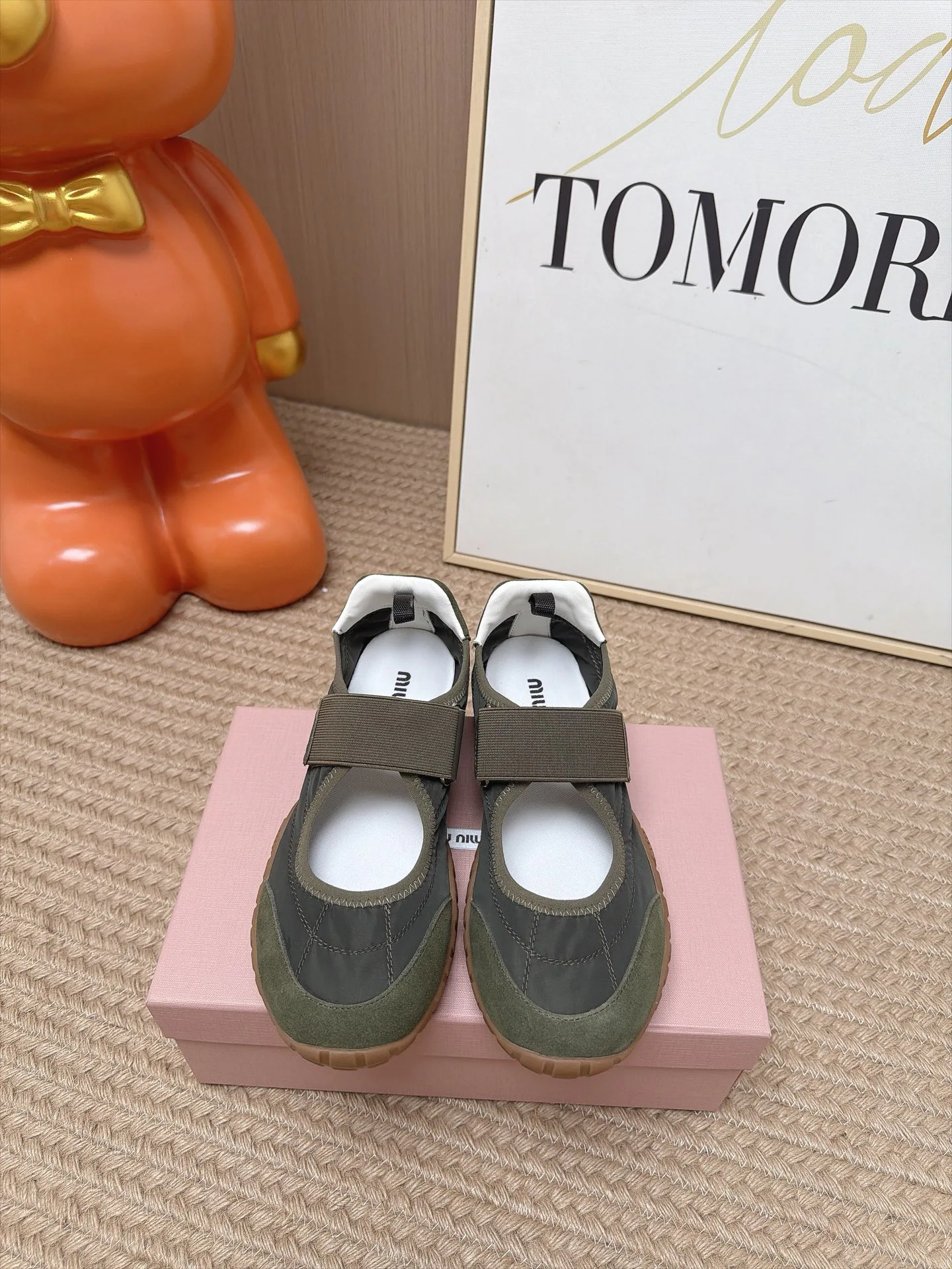 Кроссовки Женские Miu Miu 18063021