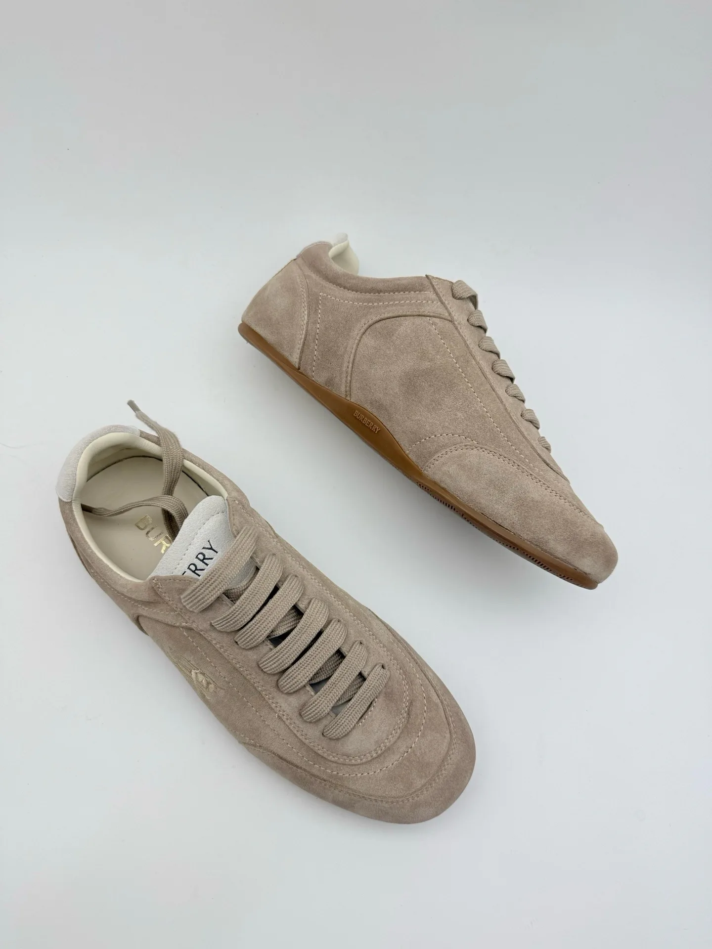 Кроссовки Женские Burberry 18589210