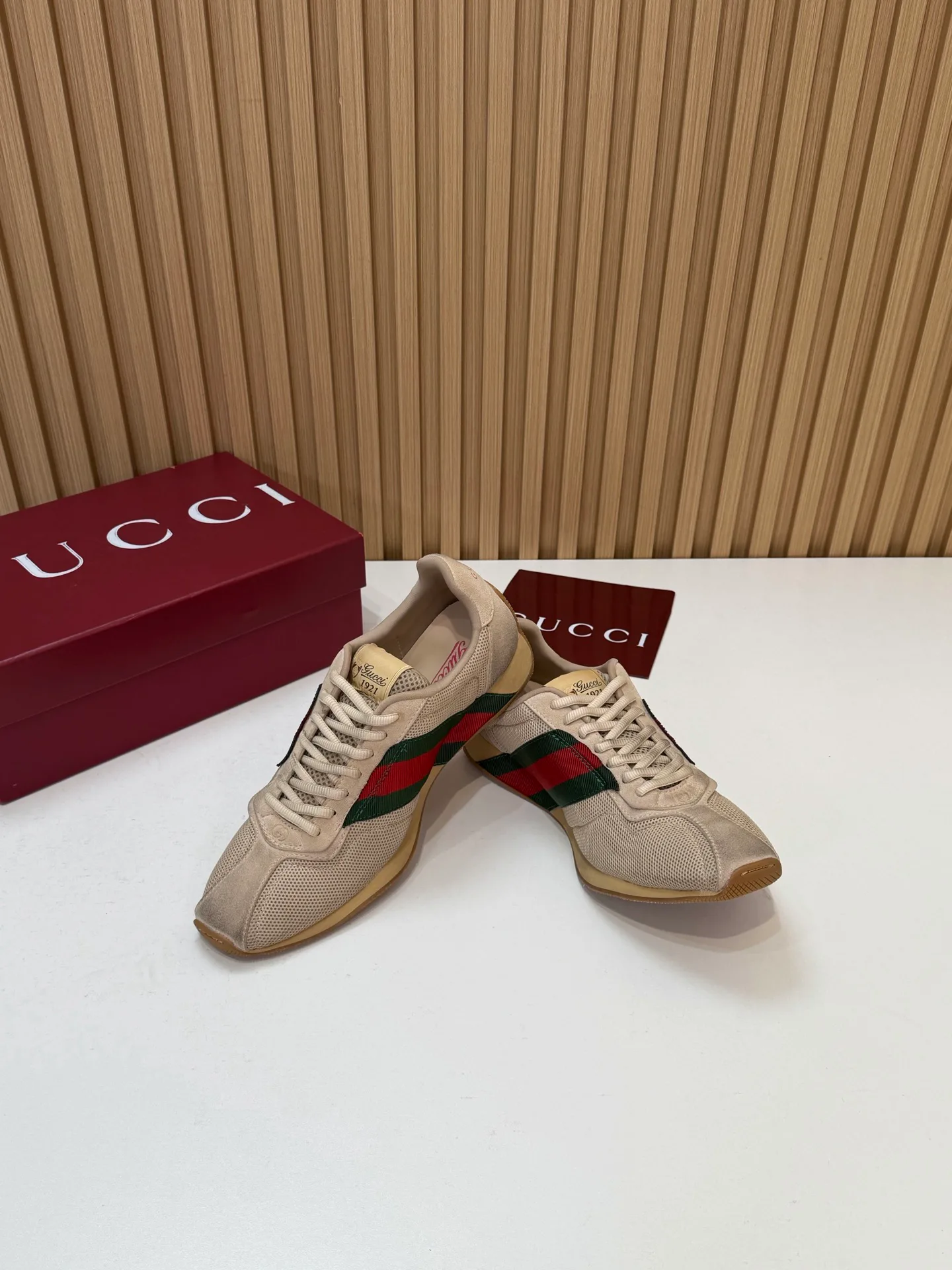 Кроссовки Женские Gucci 19766245