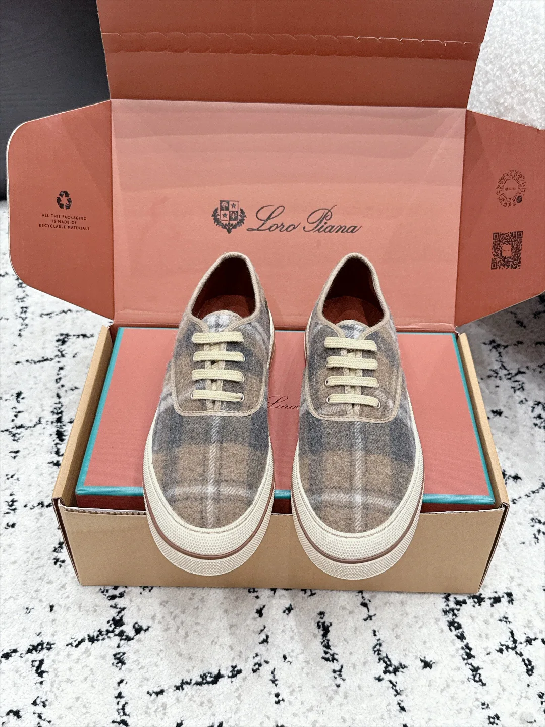 Кроссовки Женские Loro Piana 18406639