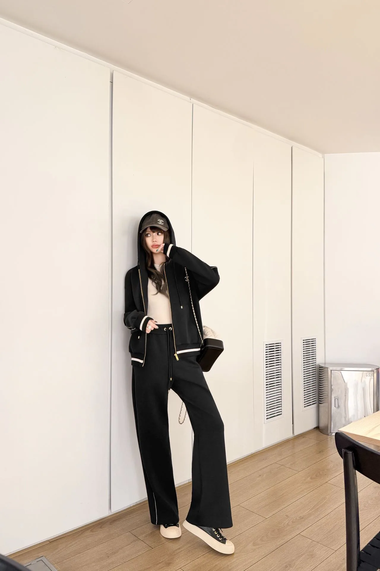 Куртки И Пуховики Женские Chanel 20092550