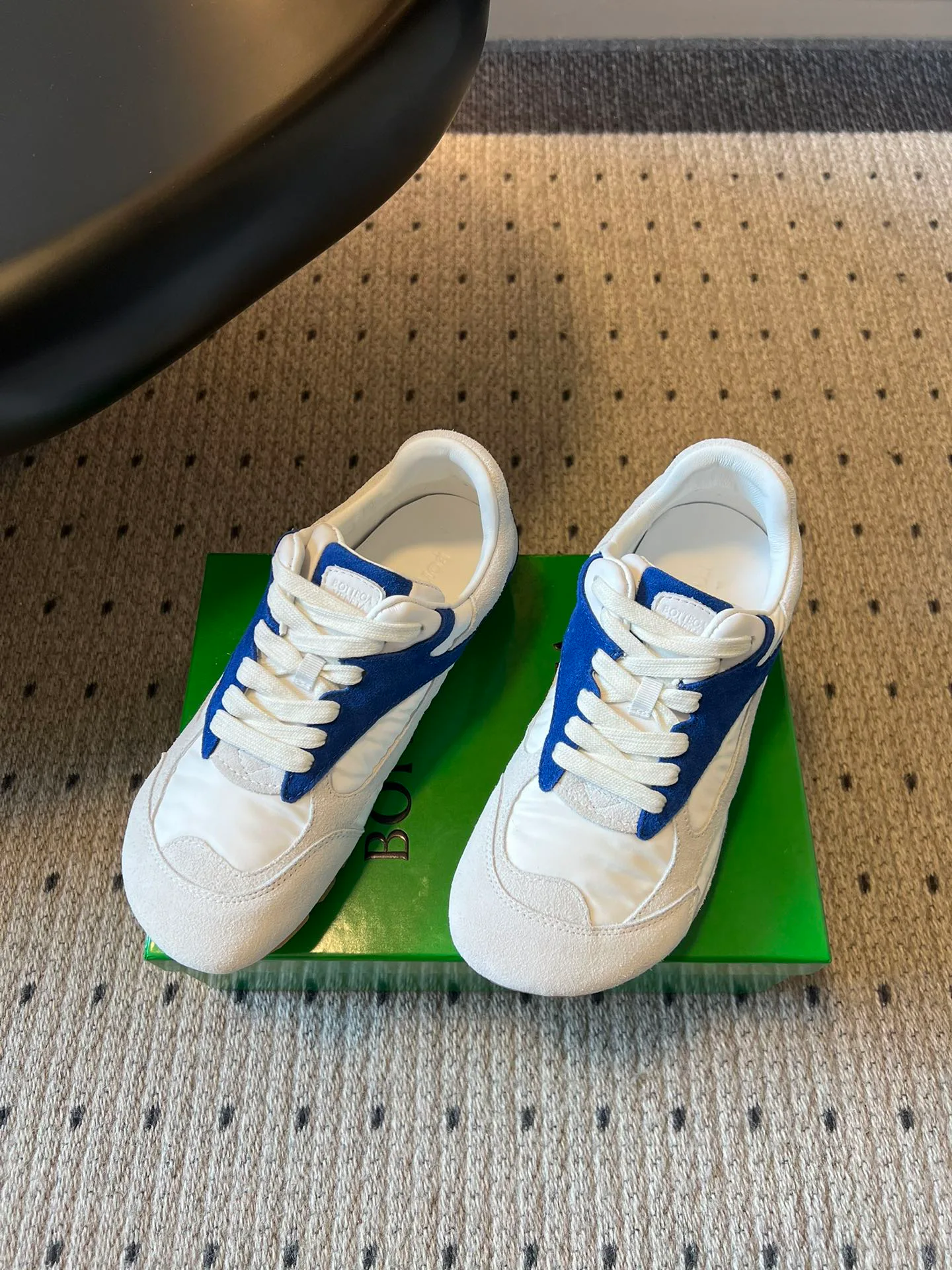 Кроссовки Женские Bottega Veneta 11677135