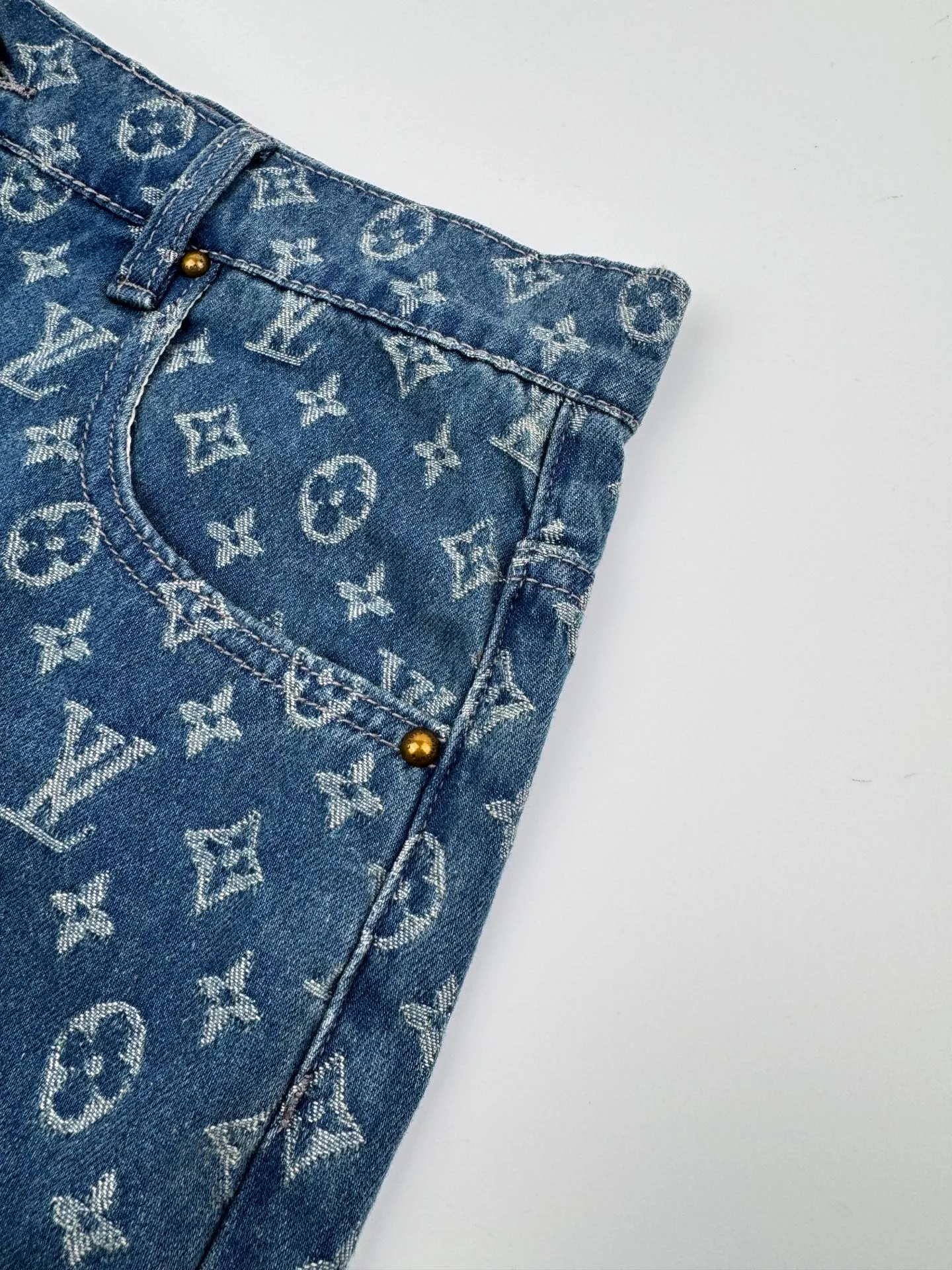 Шорты Женские Louis Vuitton 12757043