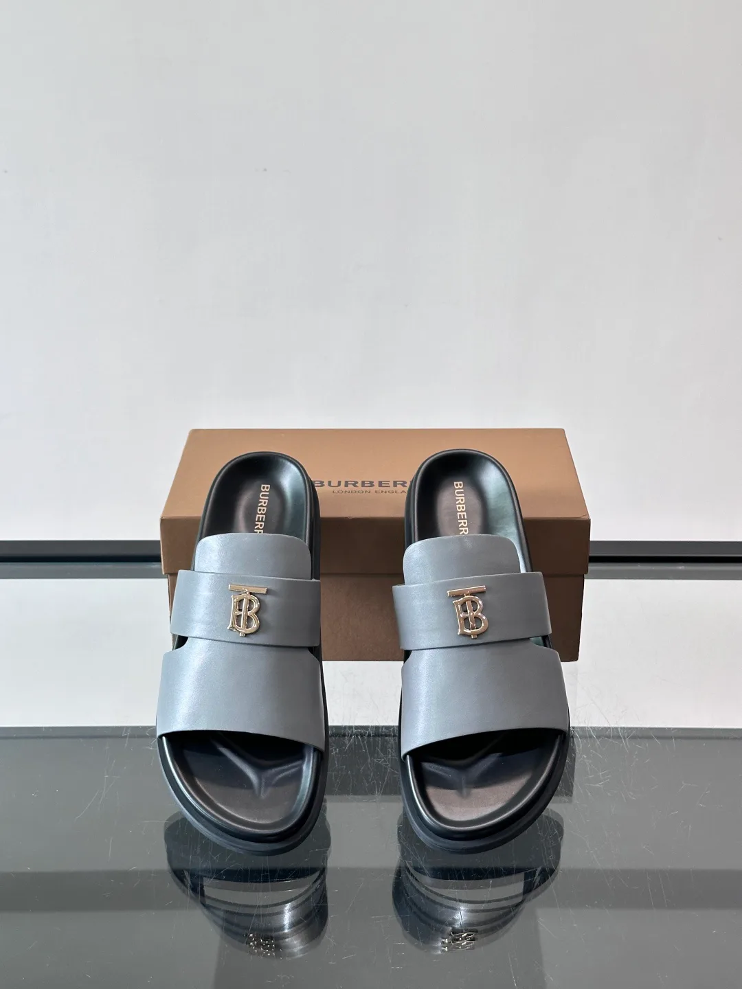 Сандалии Мужские Burberry 13452907