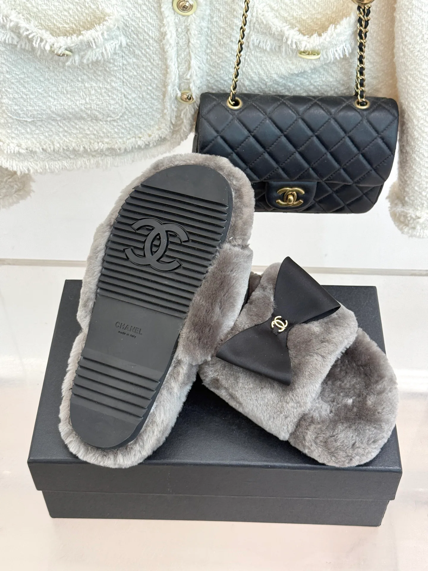 Тапочки Женские Chanel 18703387