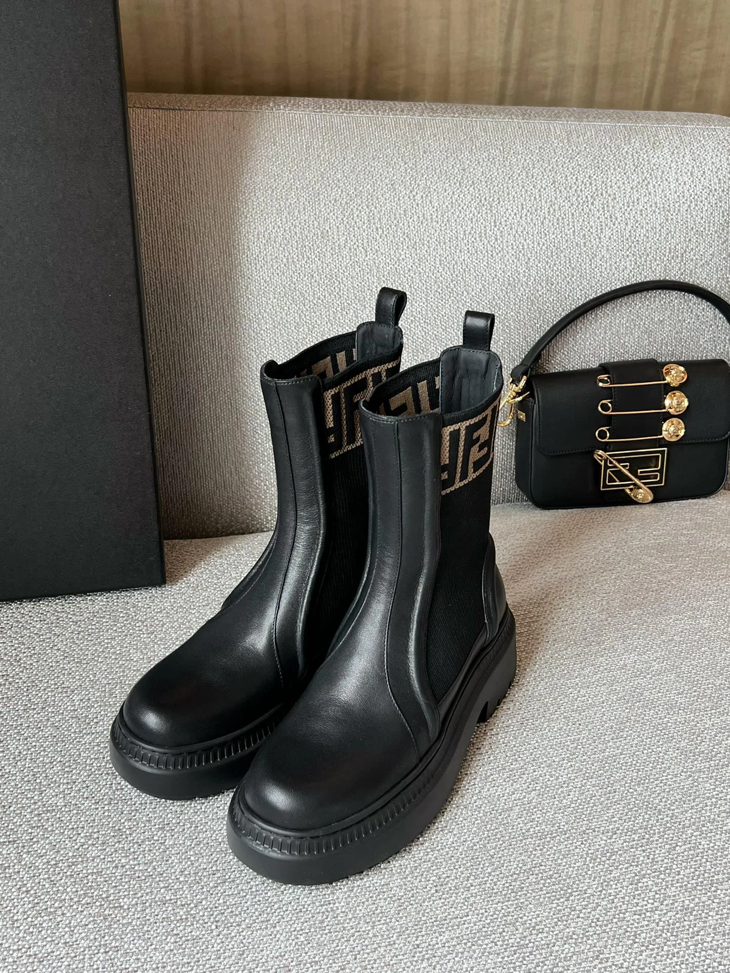 Ботинки Женские Fendi 18860042