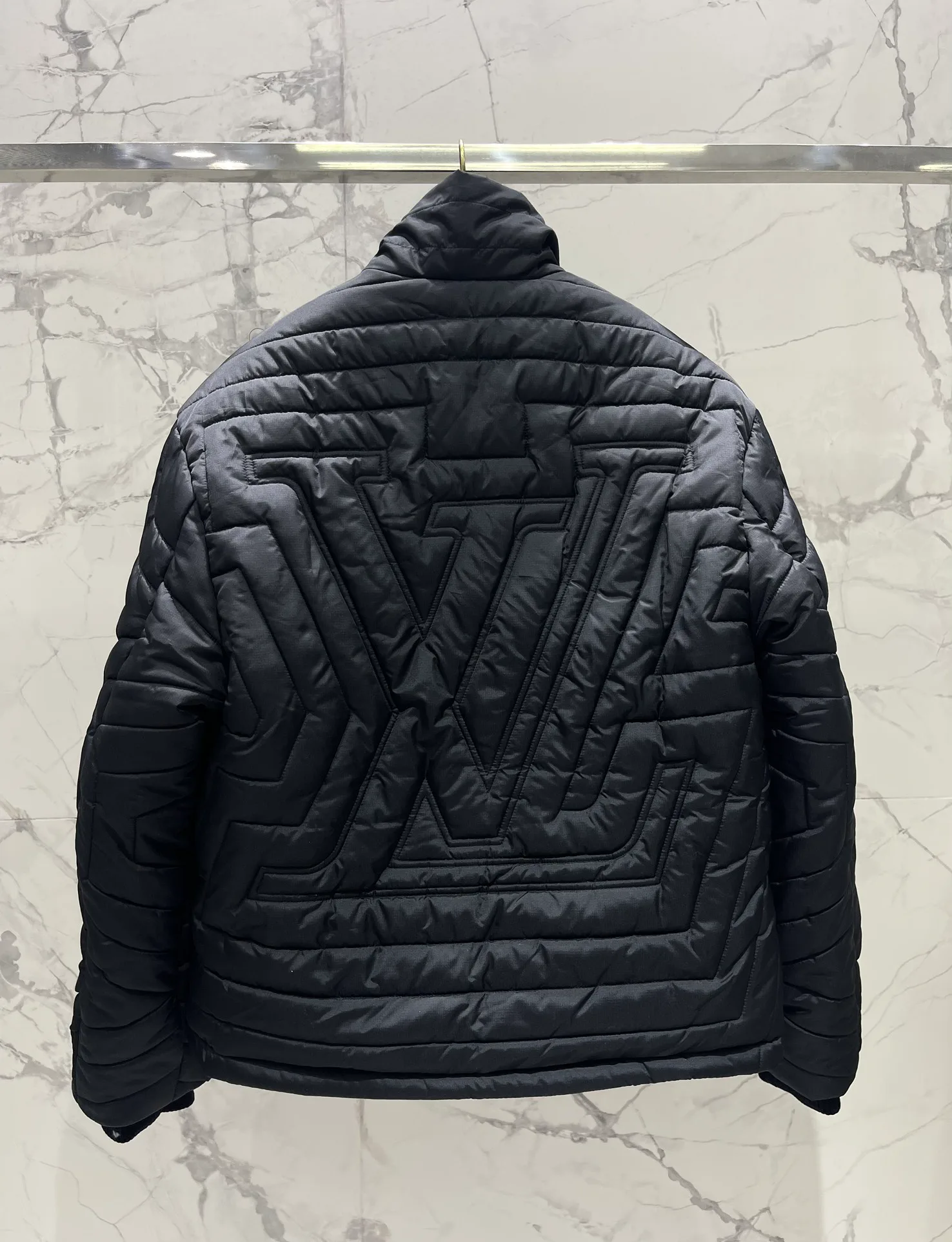 Куртки И Пуховики Женские Louis Vuitton 74848