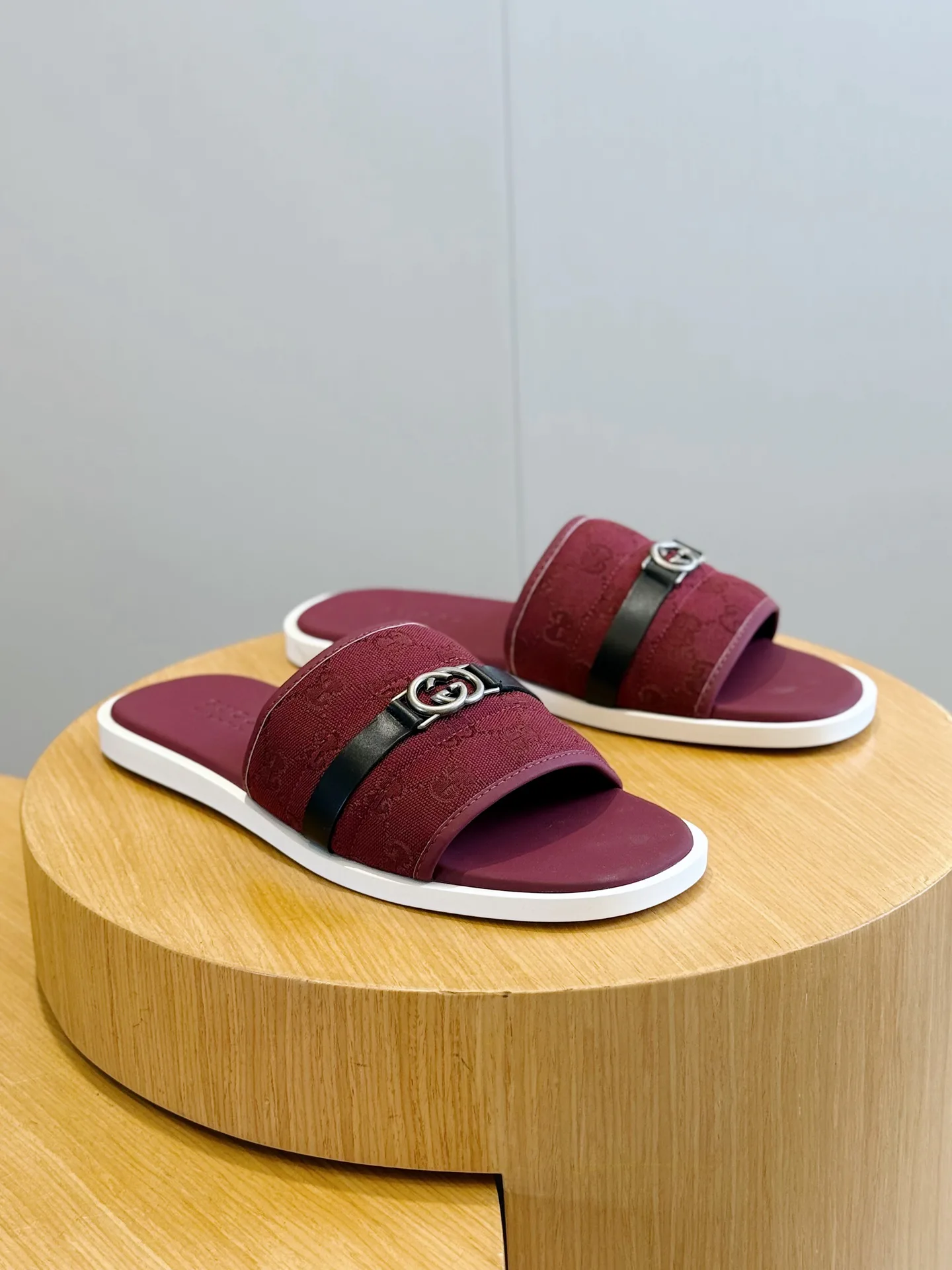 Шлепанцы Мужские Gucci 17349634