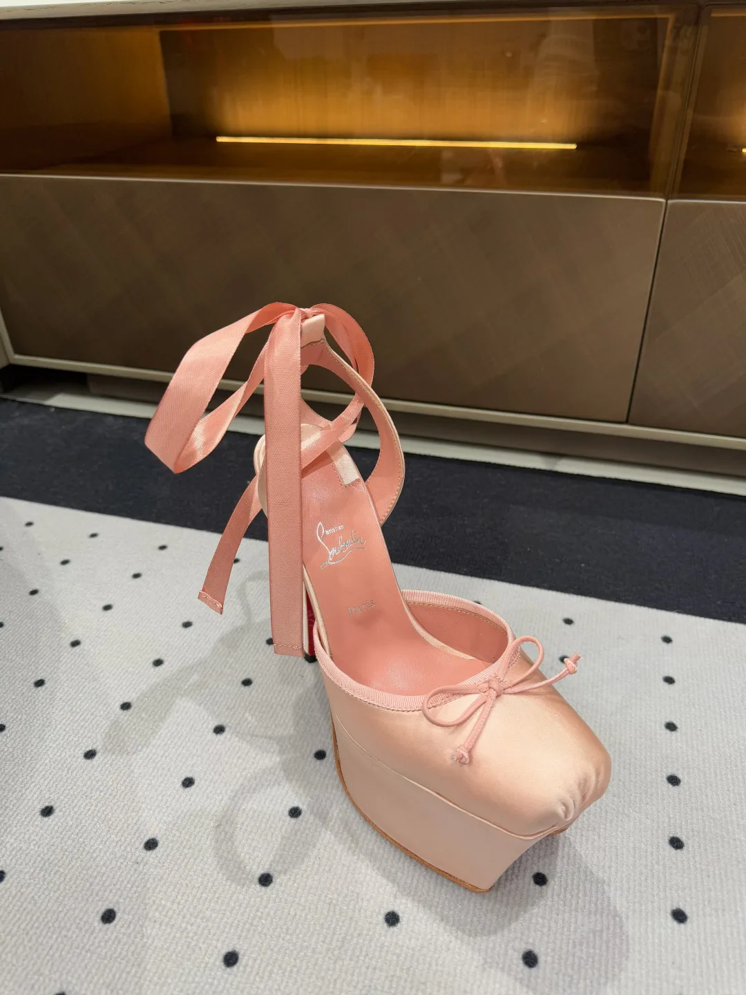 Туфли Женские Christian Louboutin 24374