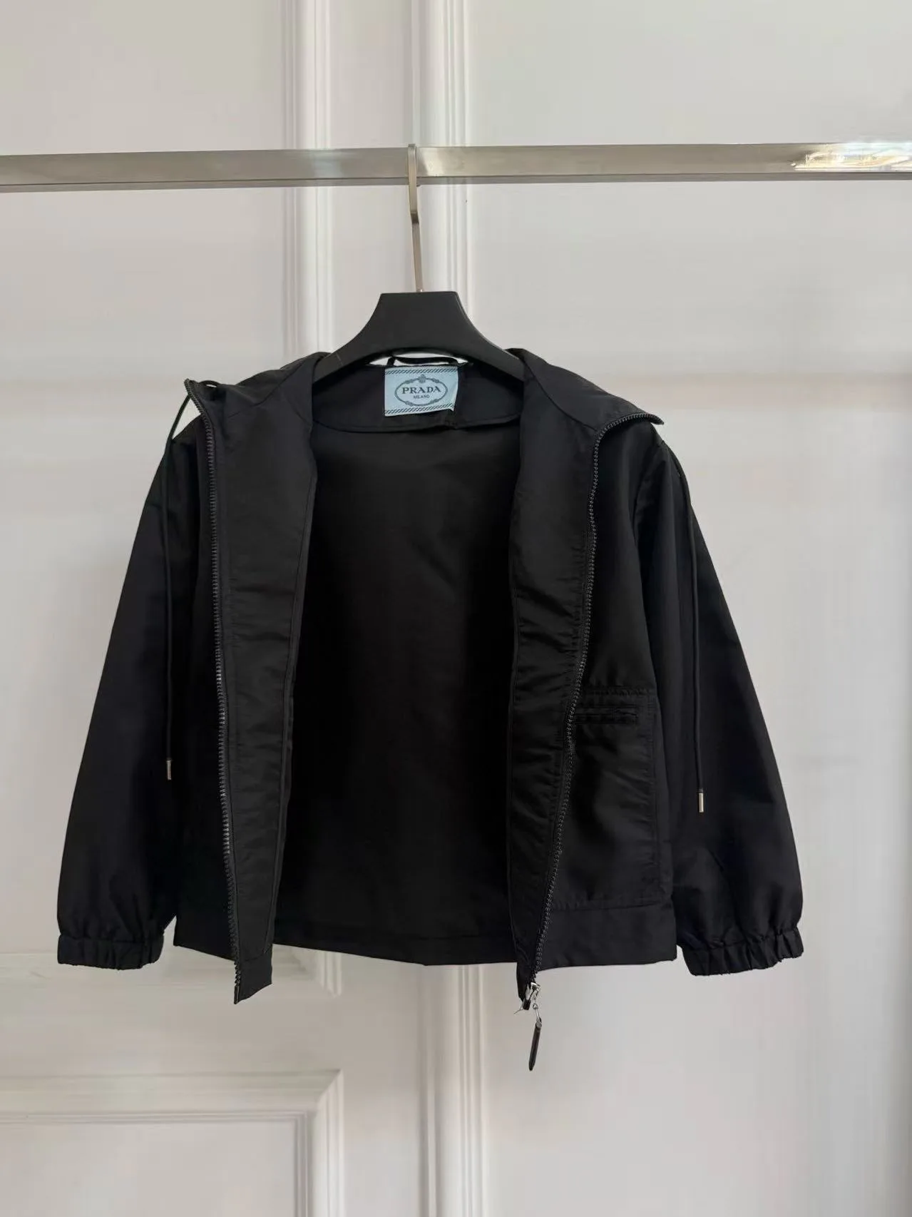 Куртки И Пуховики Женские Prada 13392913
