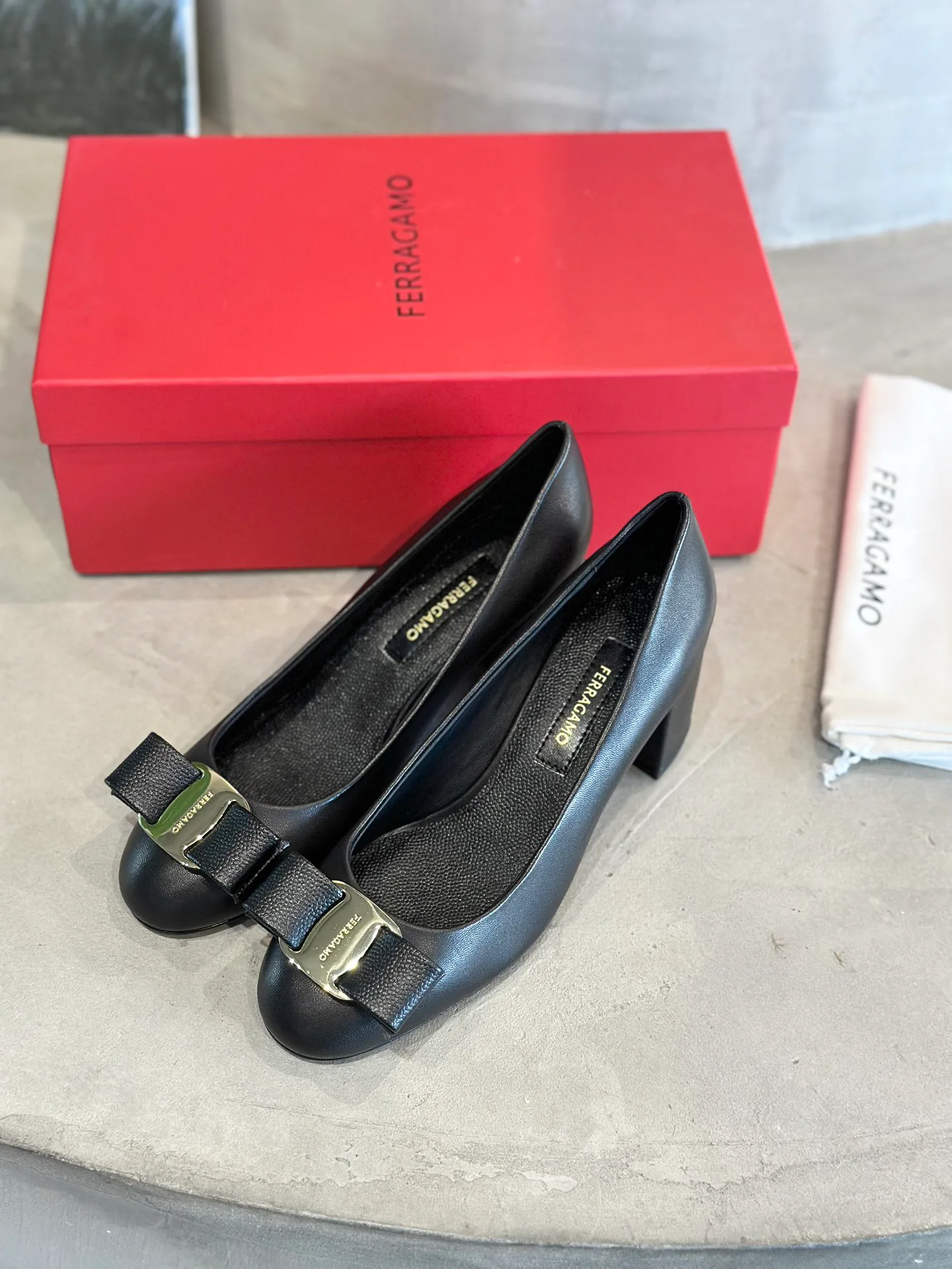 Туфли Женские Salvatore Ferragamo 11675553