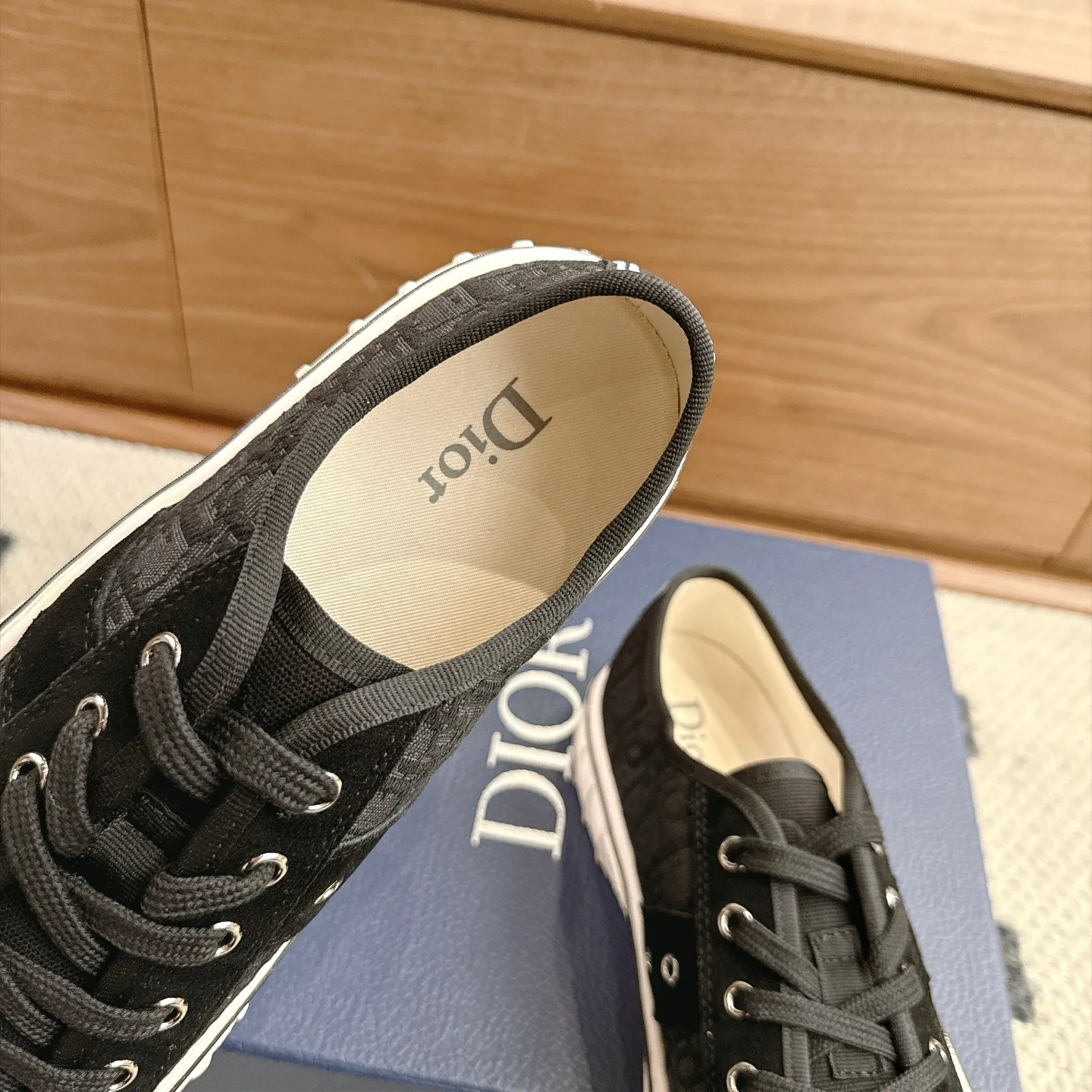 Кроссовки Женские Christian Dior 18025794