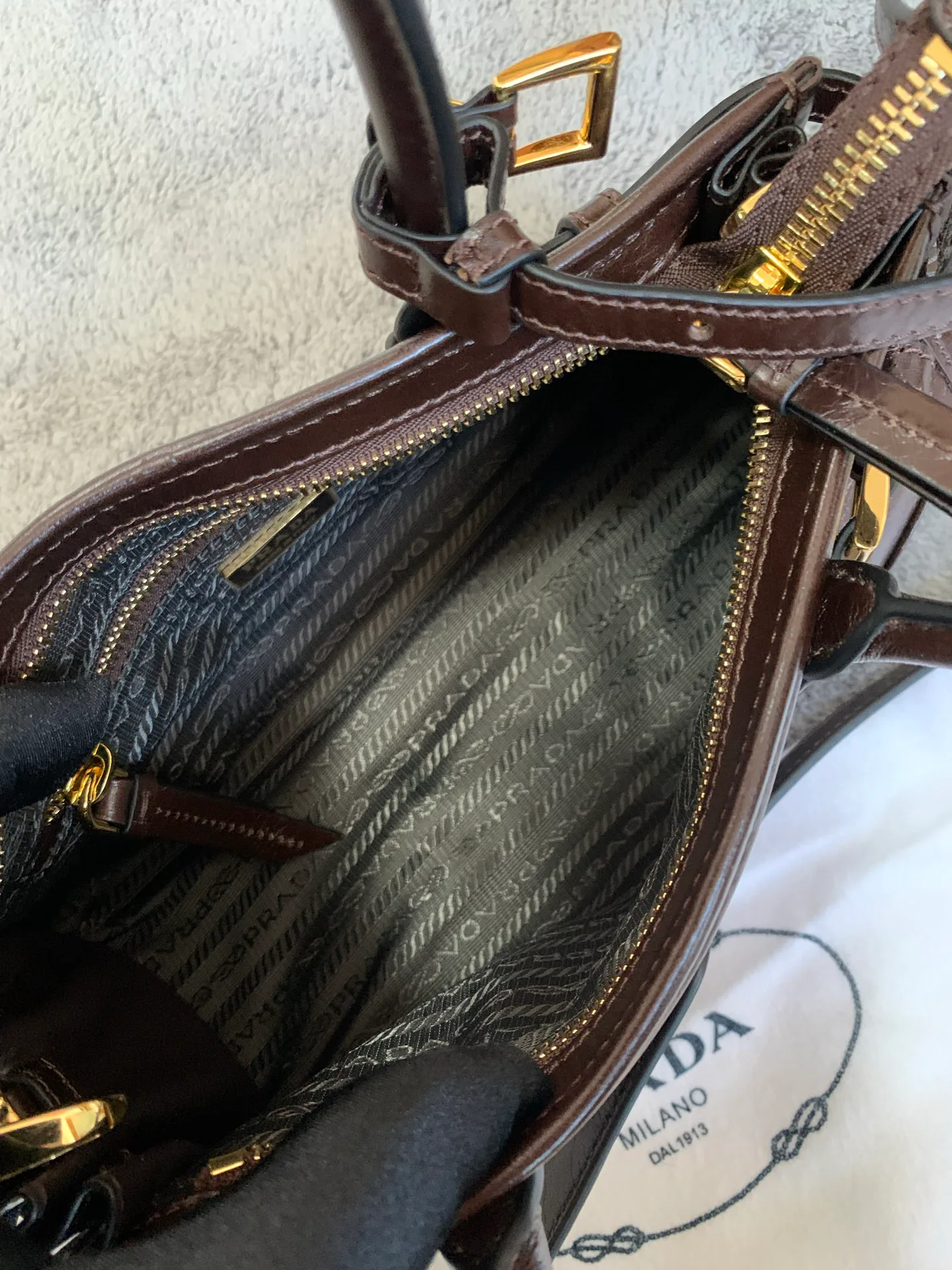 Классические Сумки Женские Prada 11910626
