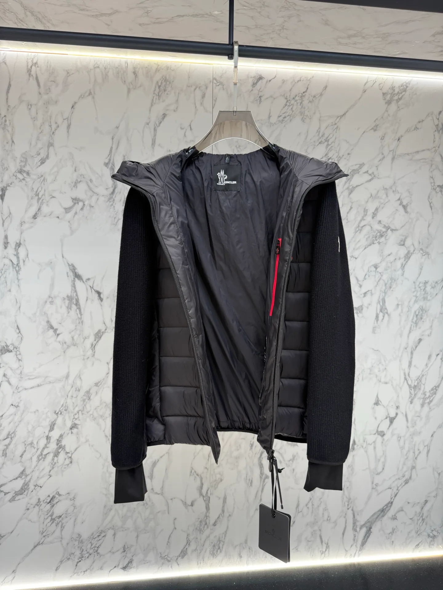 Куртки И Пуховики Мужские Moncler 18236931