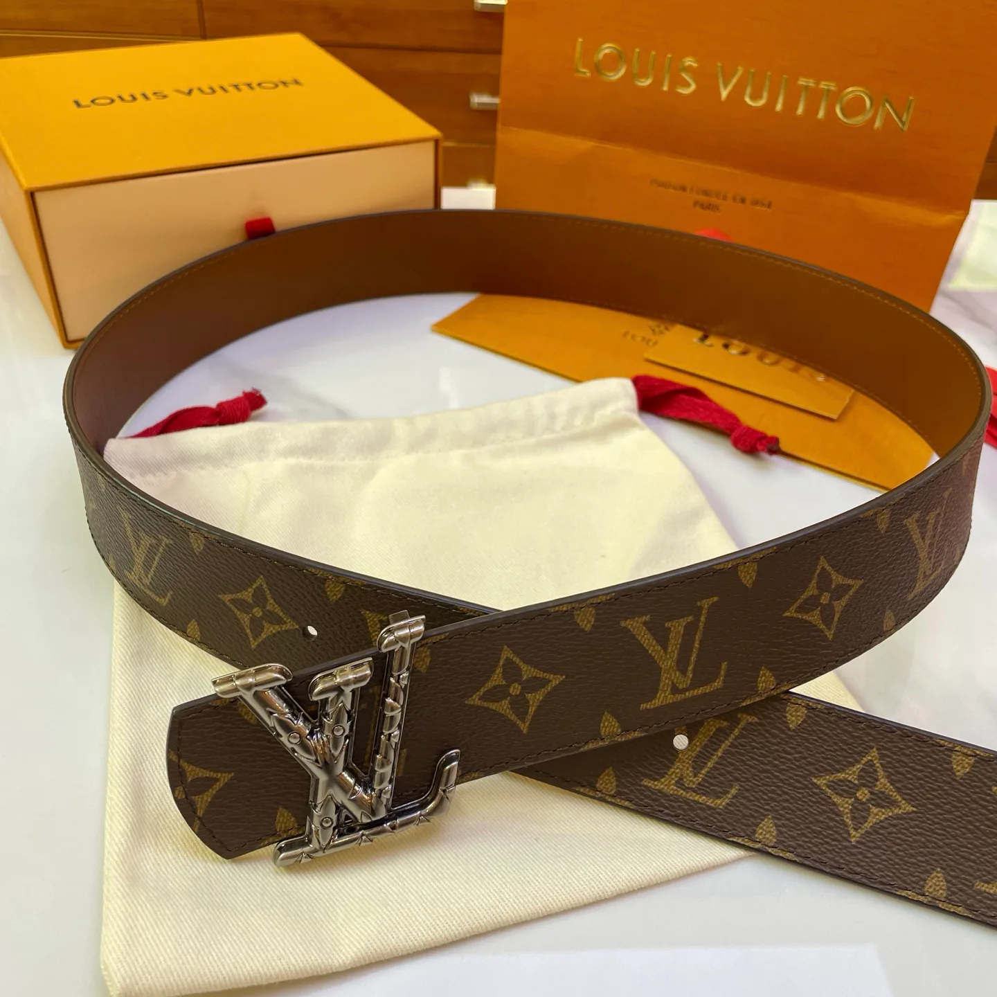 Ремни Louis Vuitton 11406577
