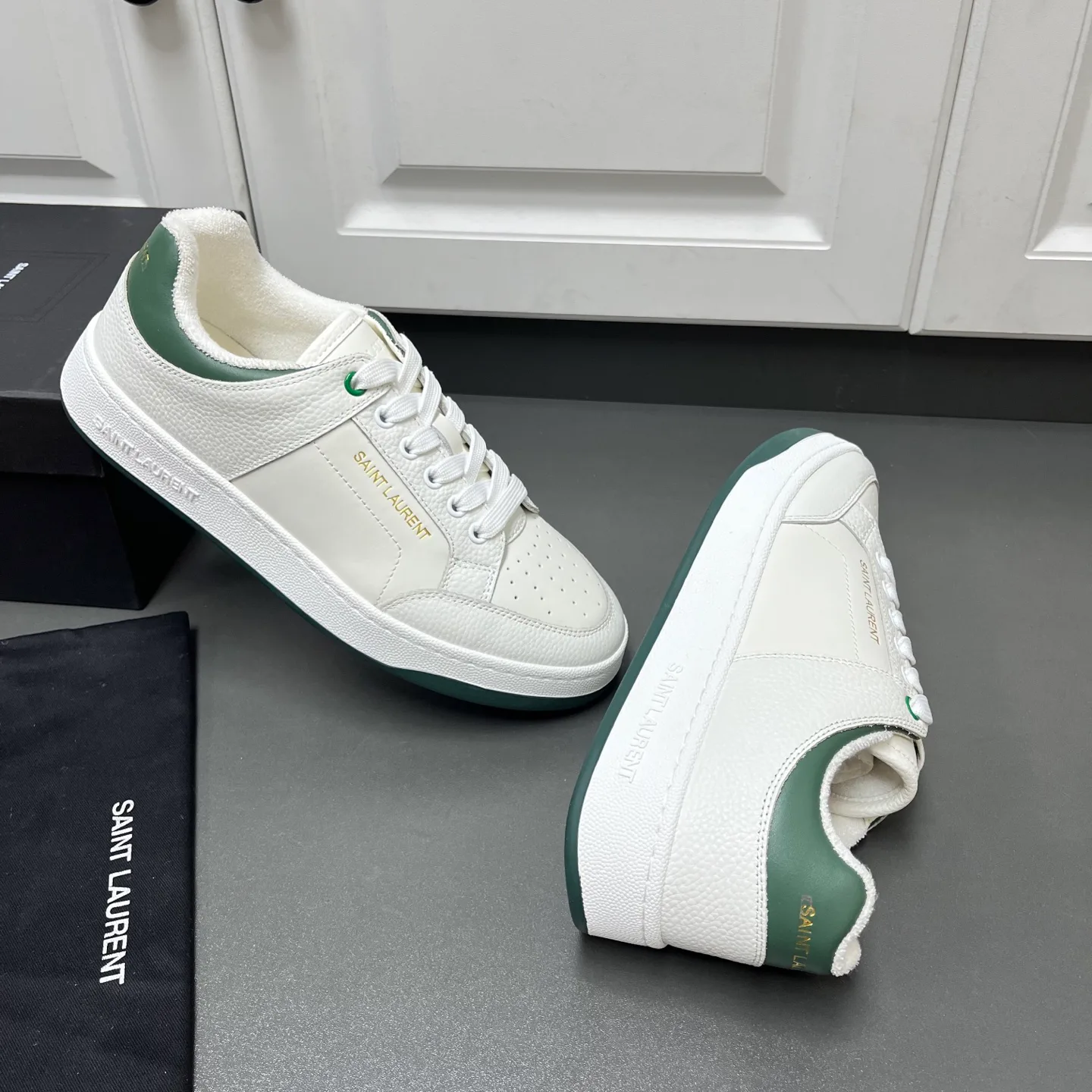Кроссовки Женские Saint Laurent 17636686