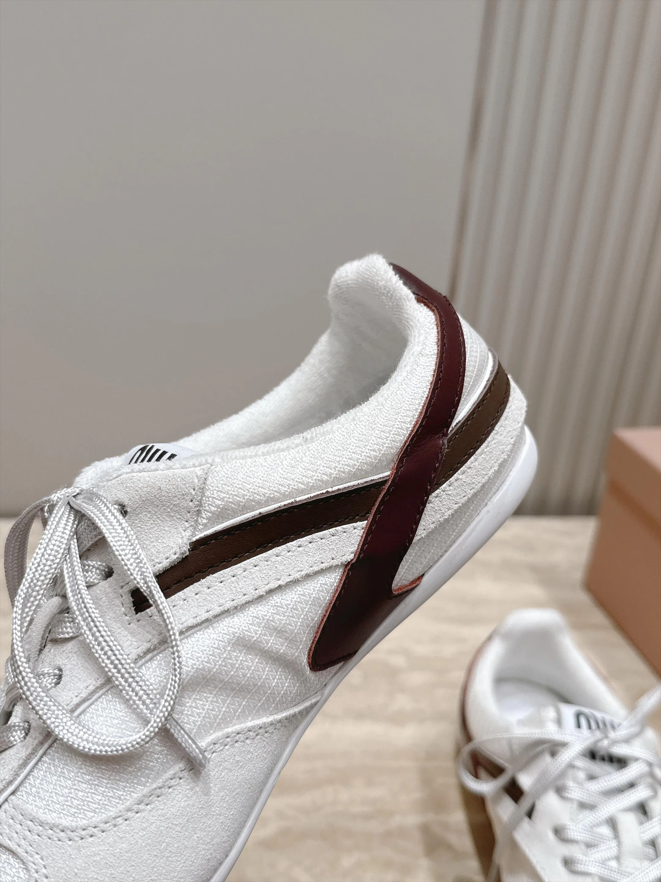 Кроссовки Женские Miu Miu 17963744