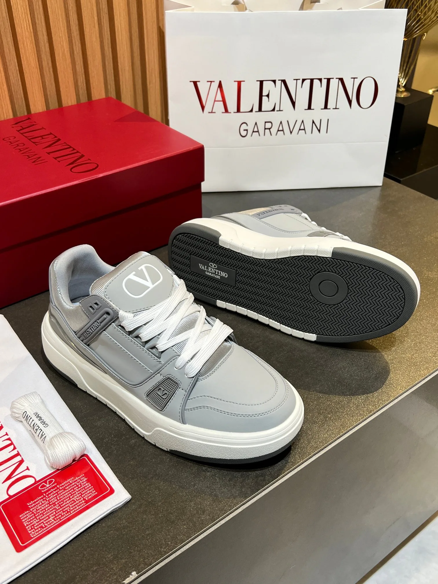 Кроссовки Женские Valentino 11575956