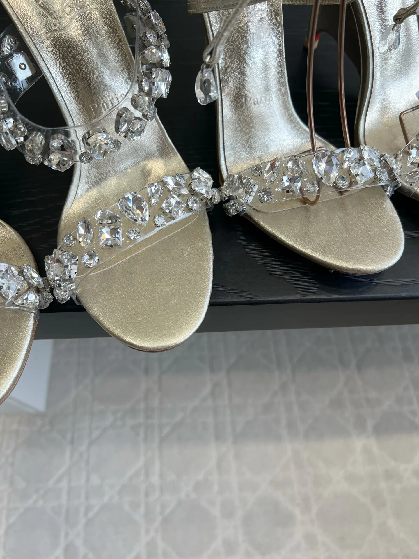 Босоножки Женские Christian Louboutin 18614259