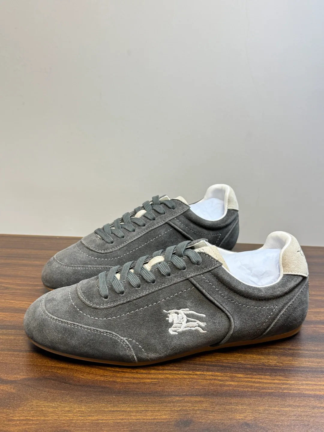 Кроссовки Женские Burberry 19716348