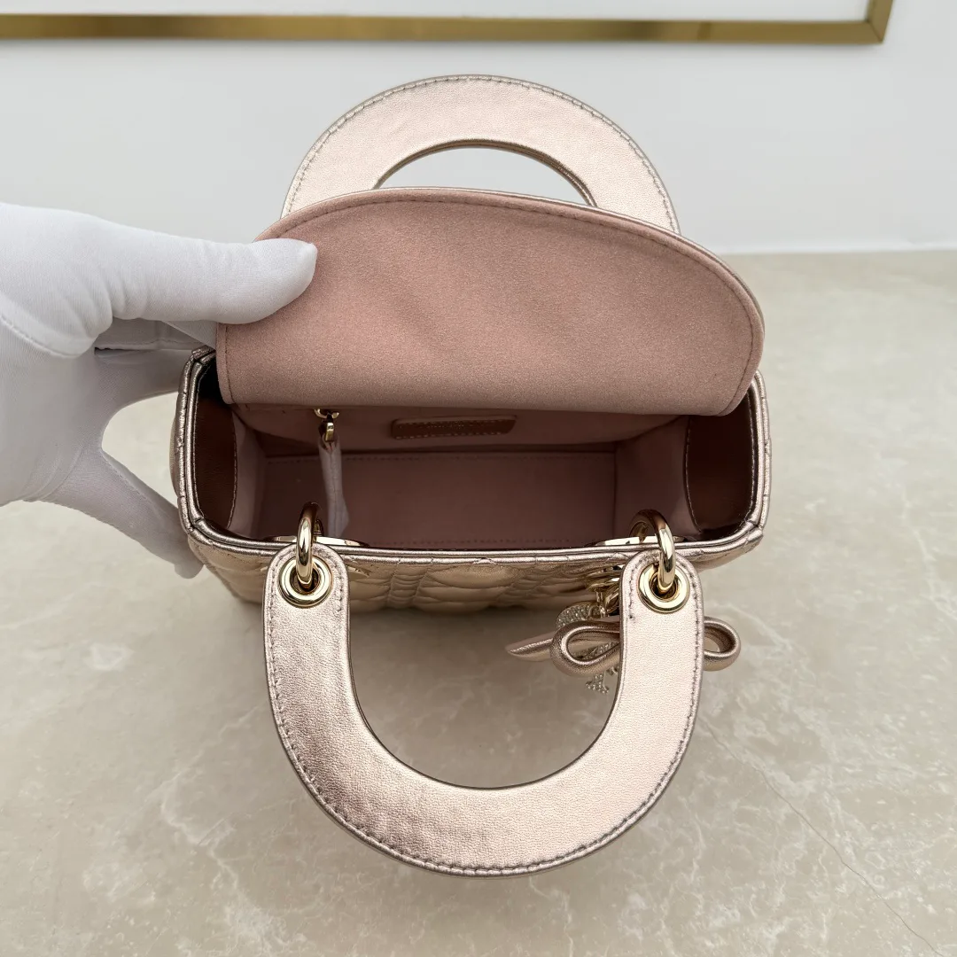 Классические Сумки Женские Christian Dior 18116226