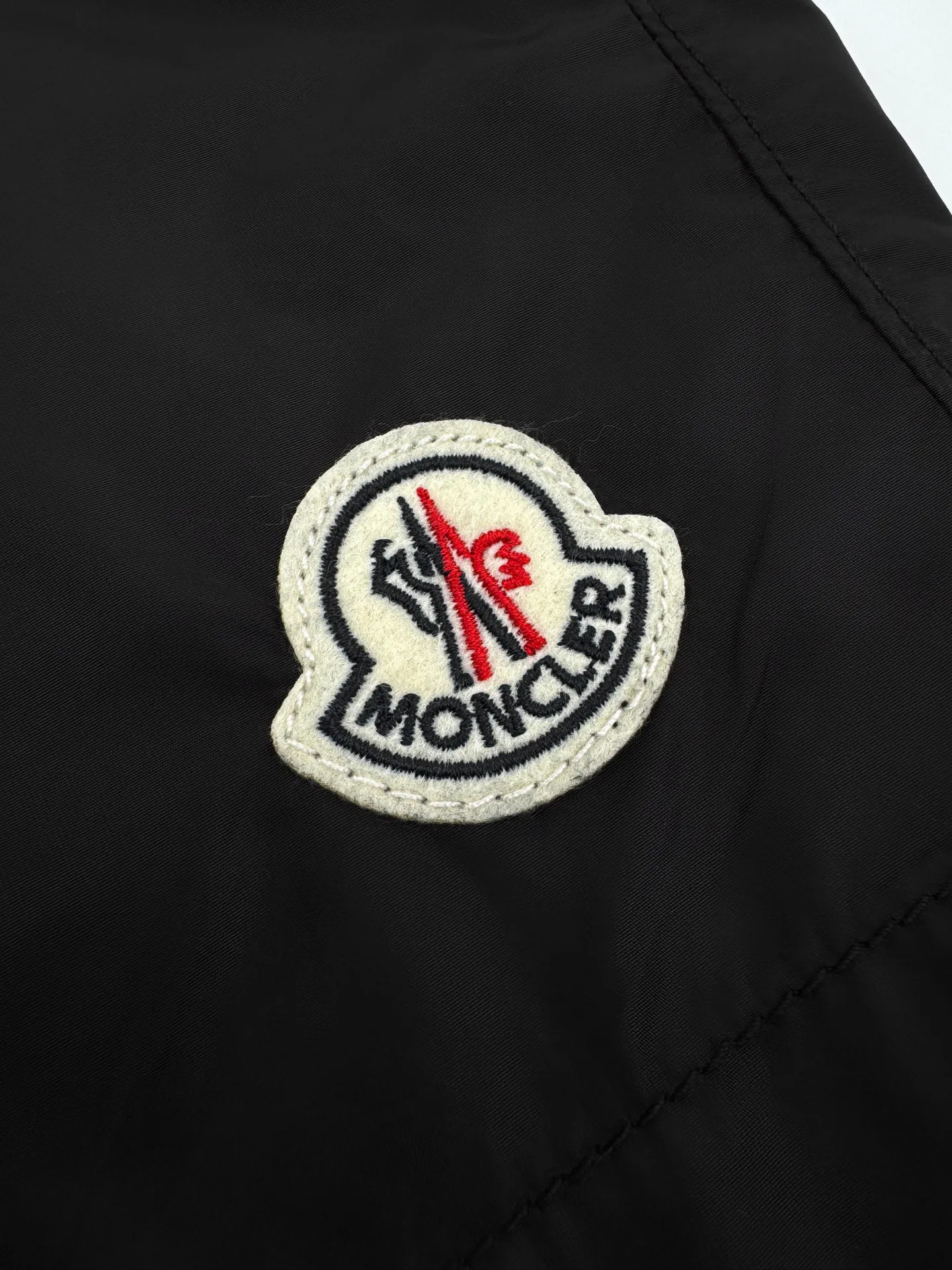 Шорты Женские Moncler 12757050