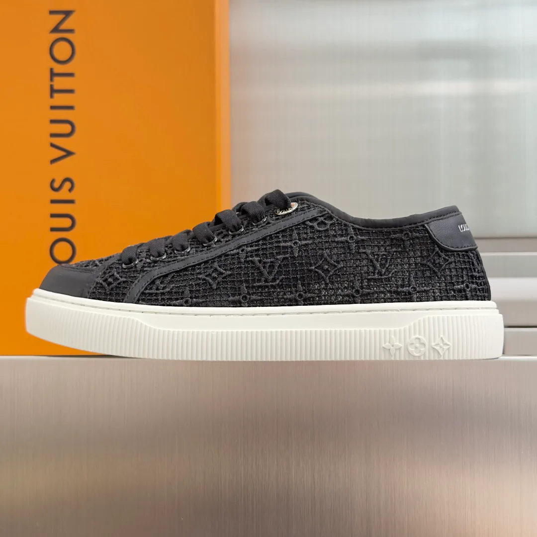 Кроссовки Женские Louis Vuitton 17950715