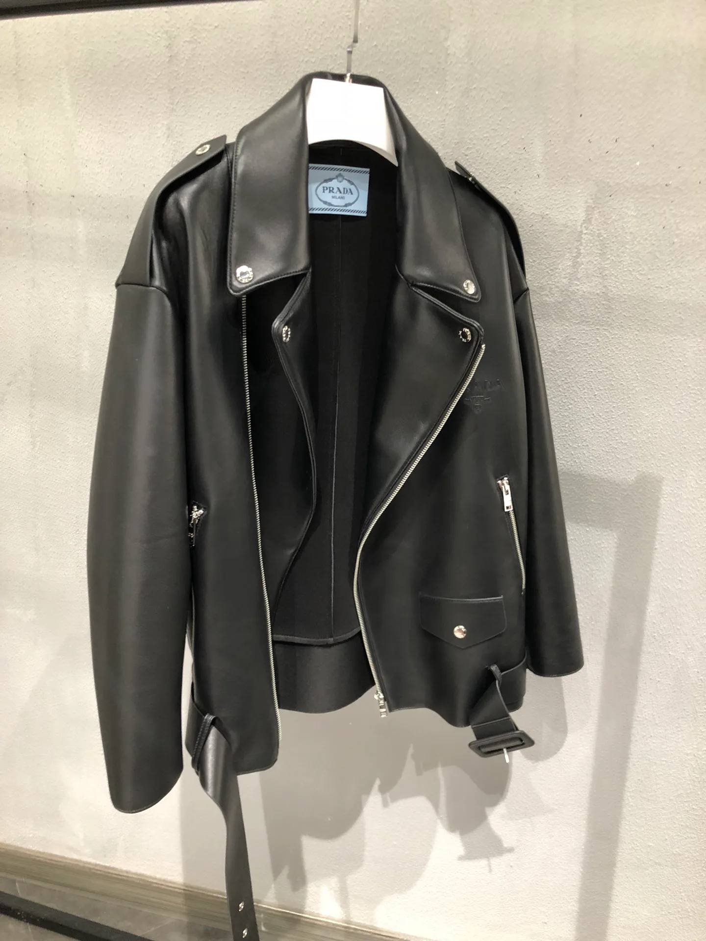 Кожаные Куртки И Дублёнки Женские Prada 18090499