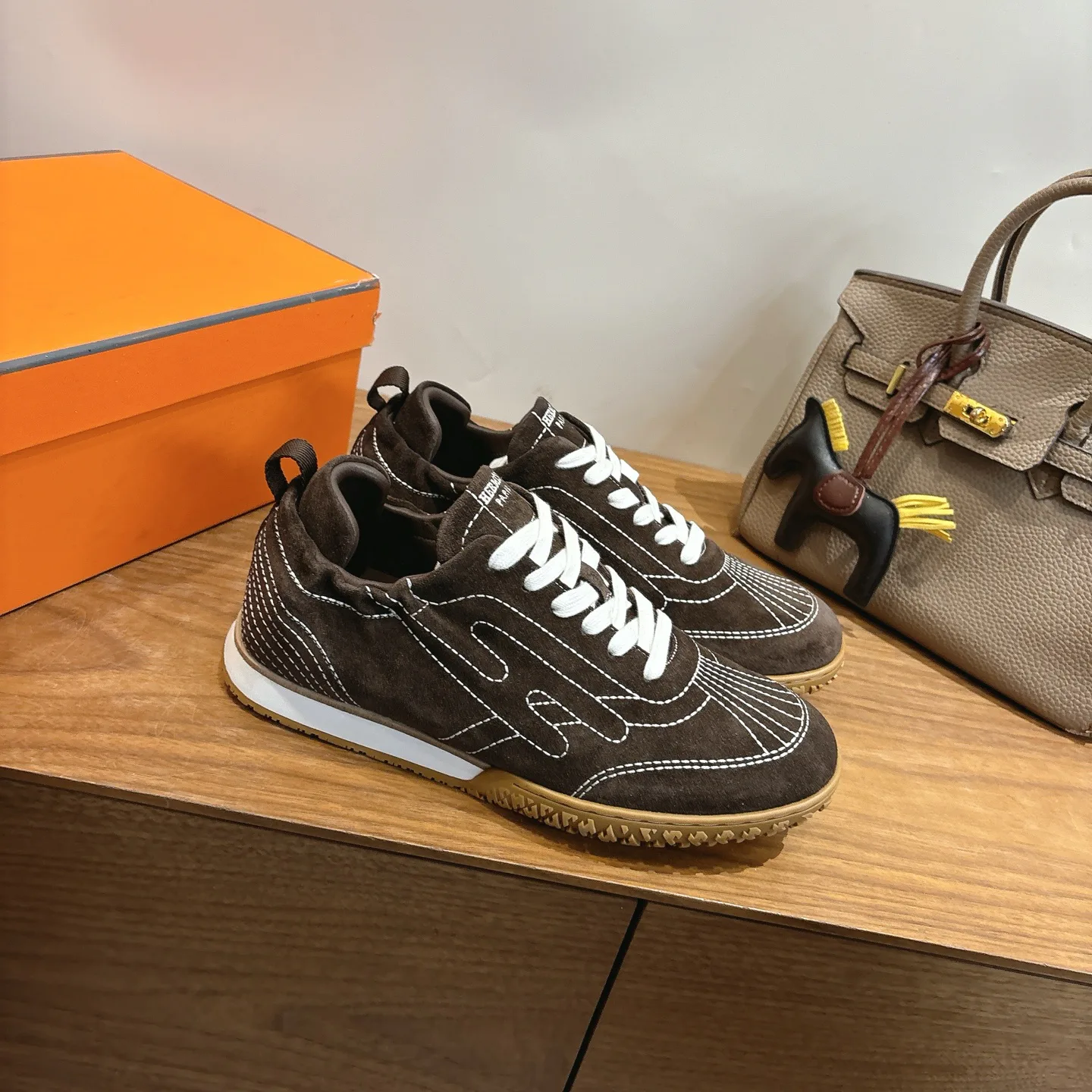 Кроссовки Женские Hermes 18729855