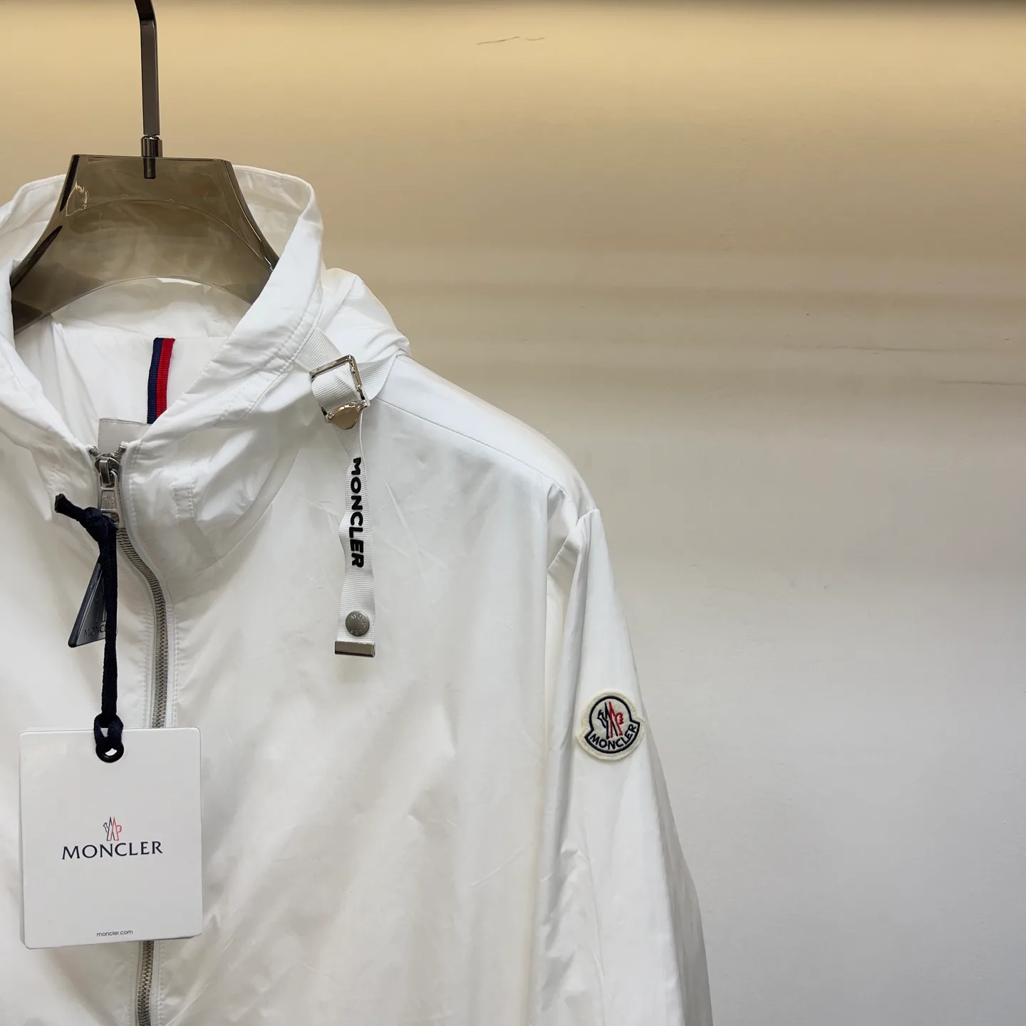 Куртки И Пуховики Женские Moncler 17340714