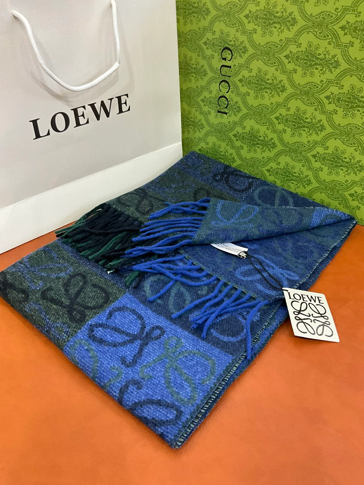 Шарфы Loewe 24051