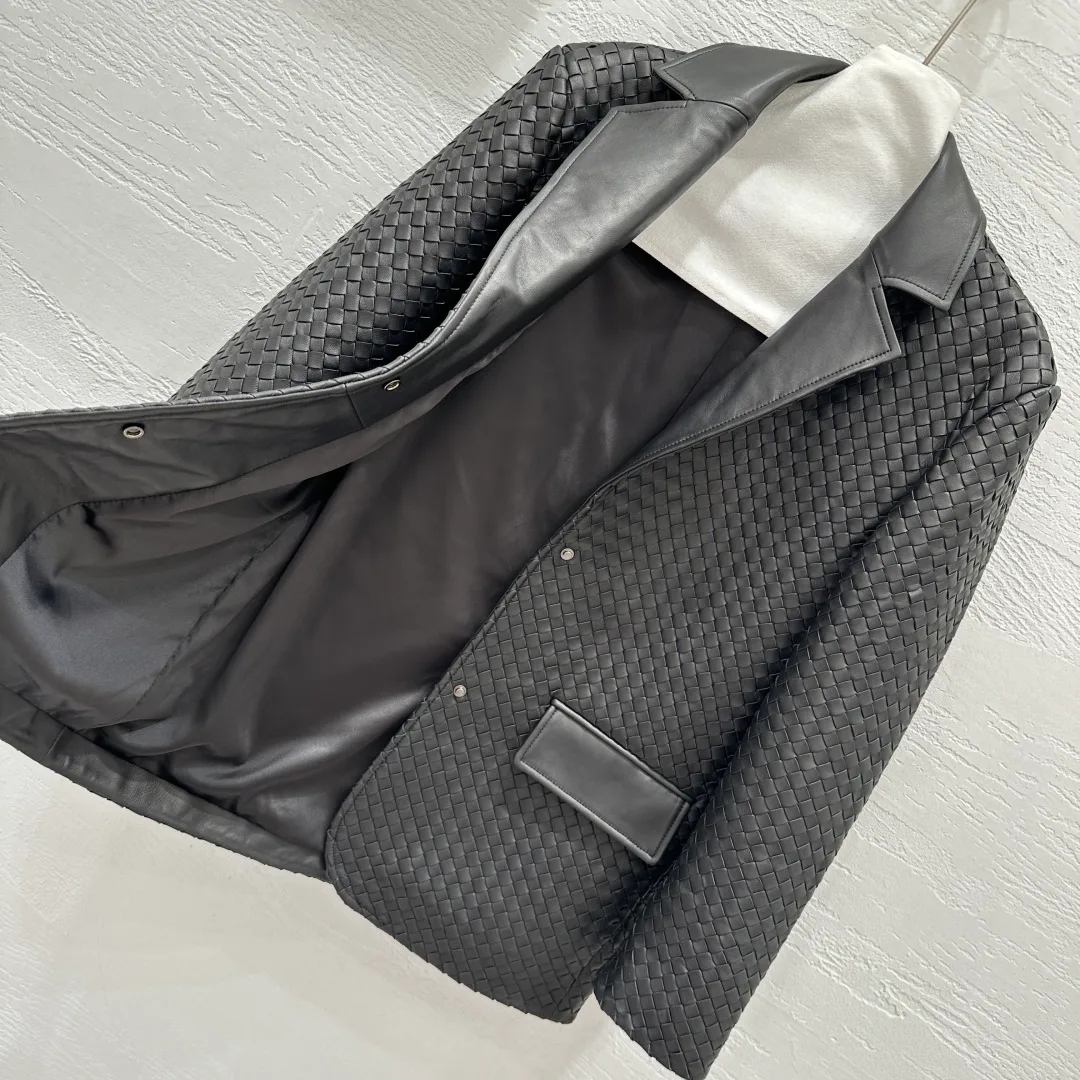 Кожаные Куртки И Дублёнки Женские Bottega Veneta 13309664