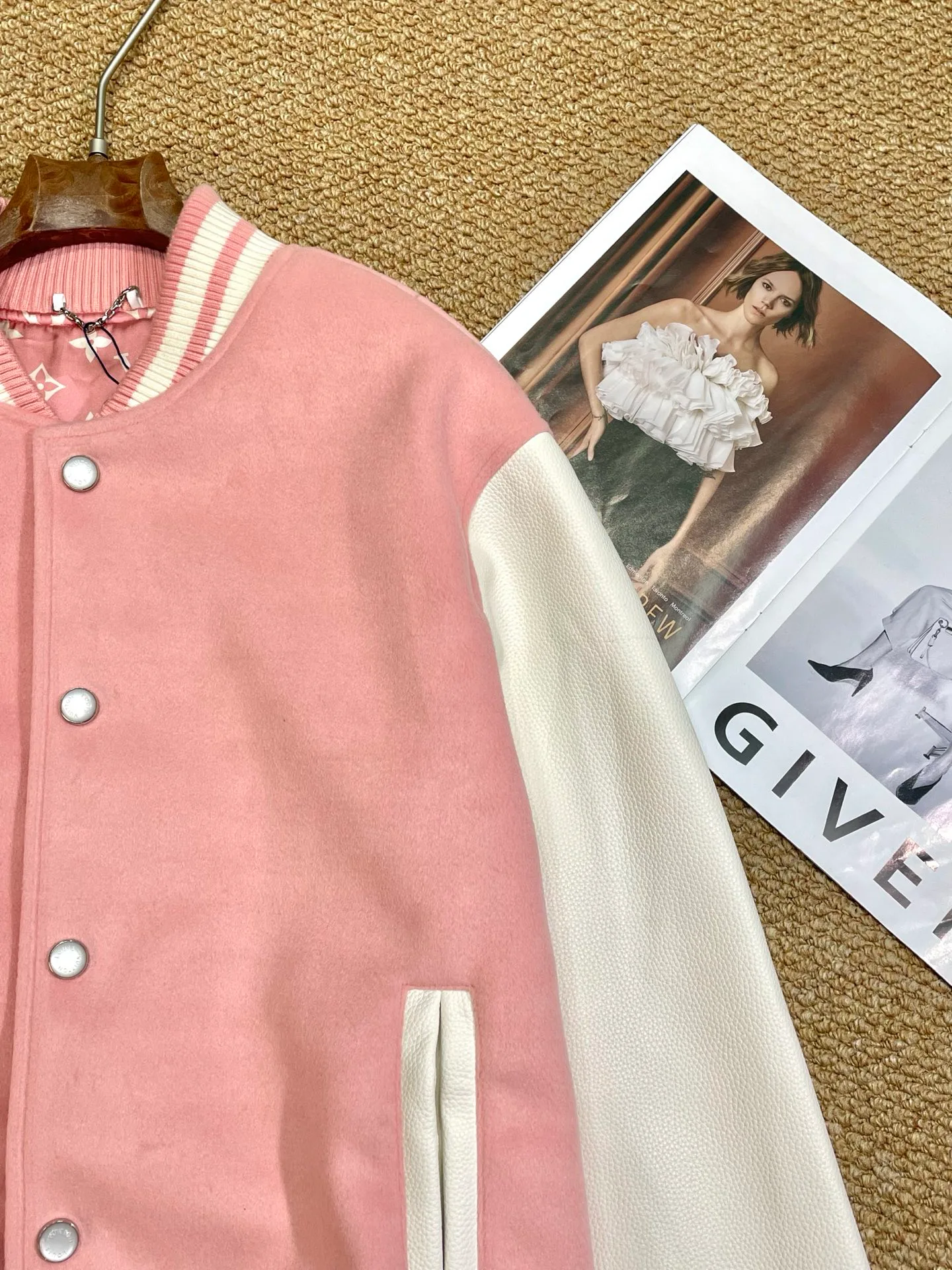 Куртки И Пуховики Женские Louis Vuitton 107650