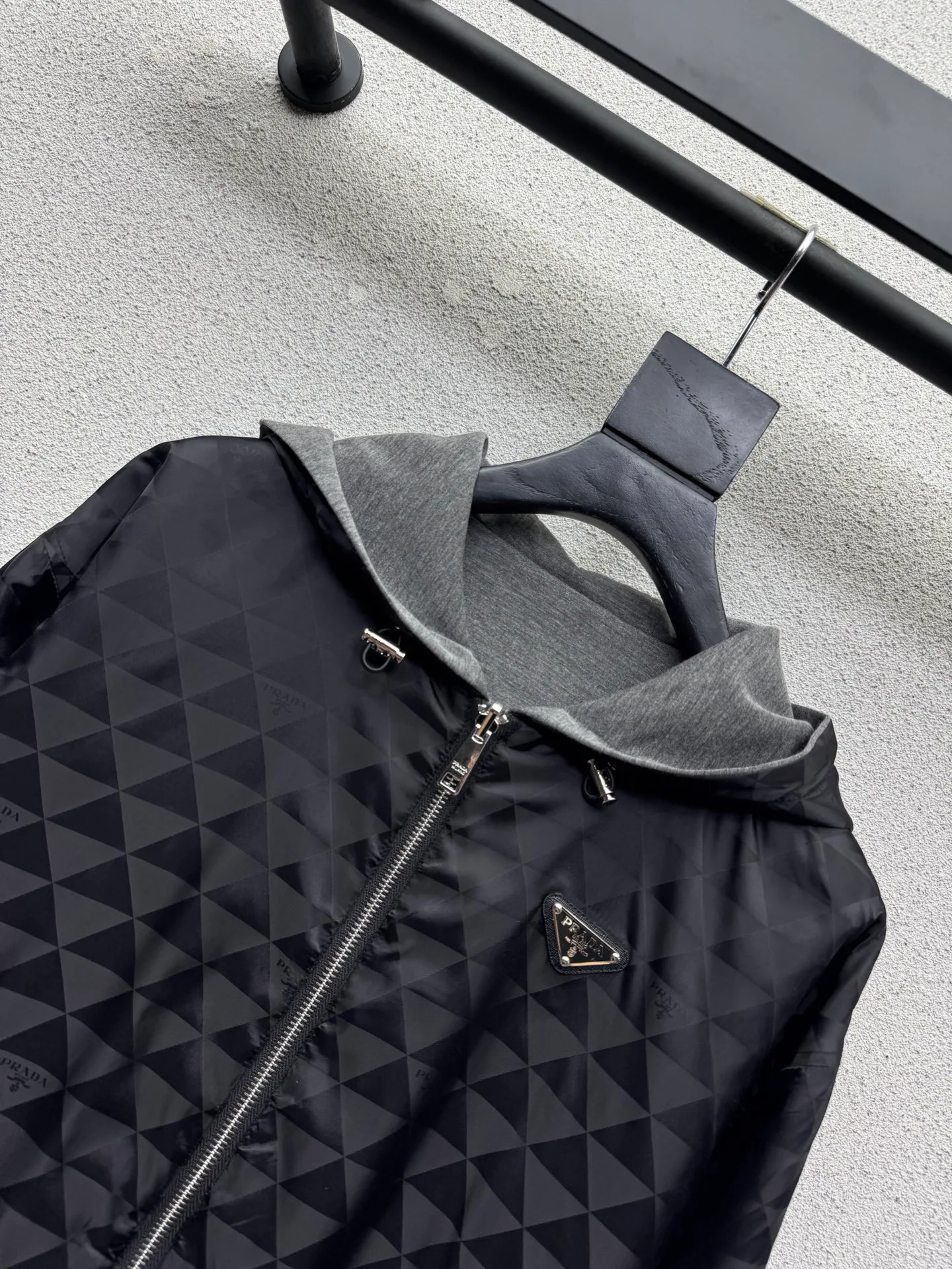 Куртки И Пуховики Женские Prada 18585248