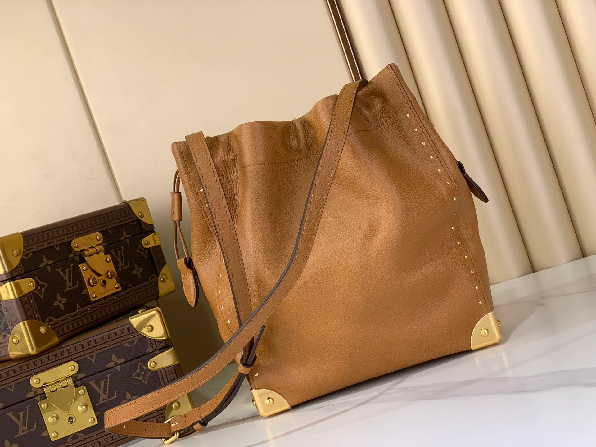 Классические Сумки Женские Louis Vuitton 13096122