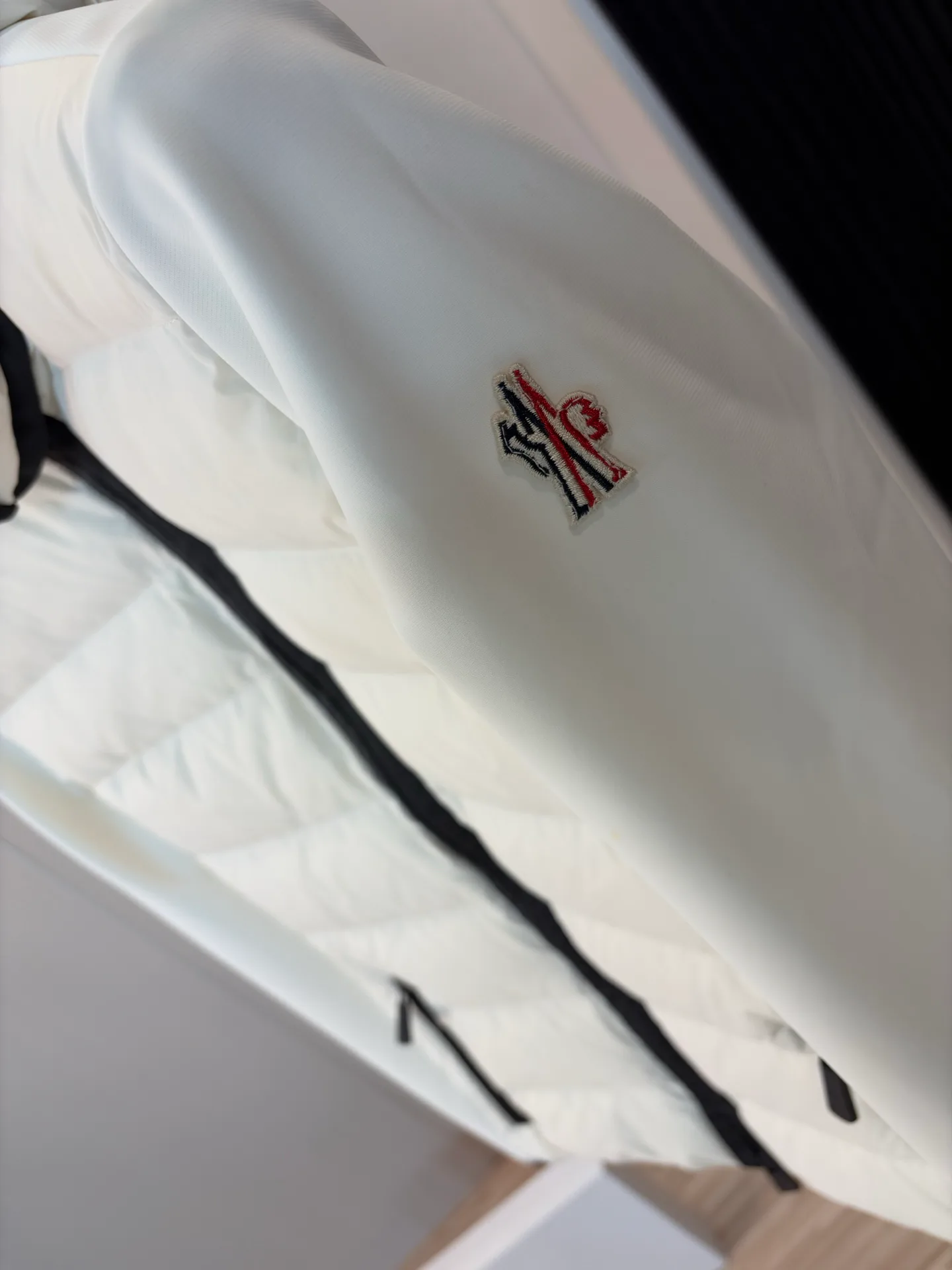 Куртки И Пуховики Женские Moncler 18773209