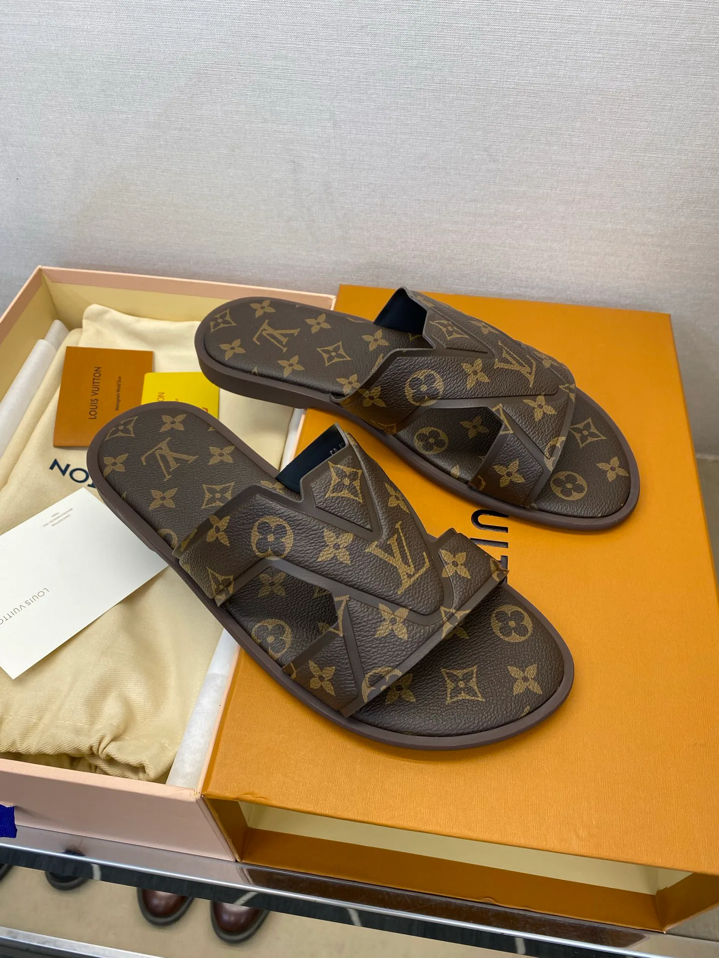 Шлепанцы Мужские Louis Vuitton 13080181