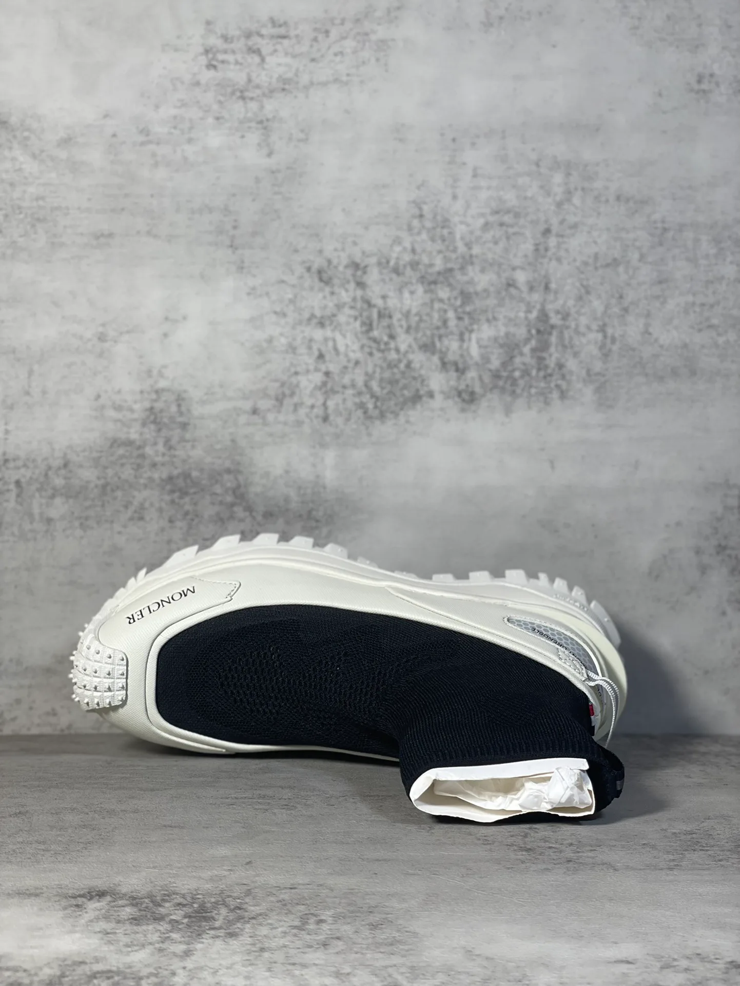 Кроссовки Женские Moncler 18333207